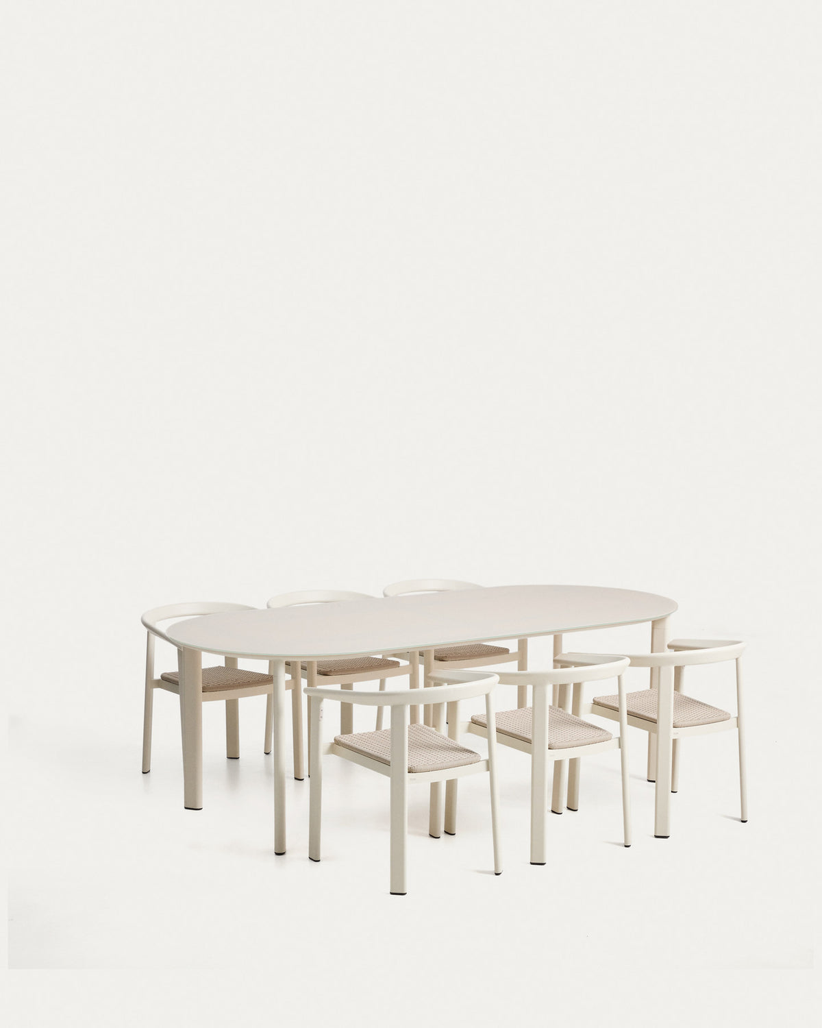 Set Erice mit 6 Stapelstühlen aus Aluminium und Seil und einem Tisch aus Aluminium und gehärtetem Glas in Ecru, 230 x 100 cm in Ecru präsentiert im Onlineshop von KAQTU Design AG. Gartentischset ist von Kave Home