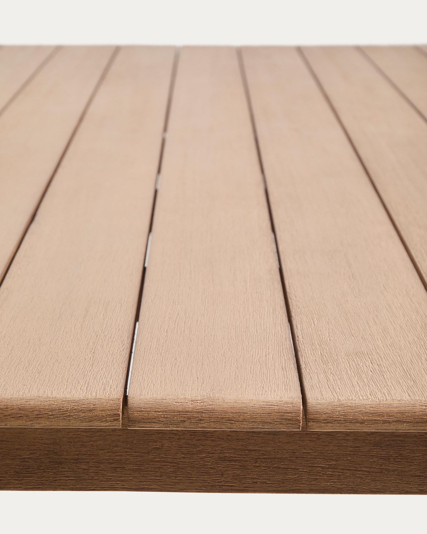 Set mit Tisch Sori aus massivem Akazienholz und 4 Stühlen Arinella aus massivem Akazienholz und beigem Seil, 200 x 100 cm FSC 100 % in Braun präsentiert im Onlineshop von KAQTU Design AG. Loungeset ist von Kave Home