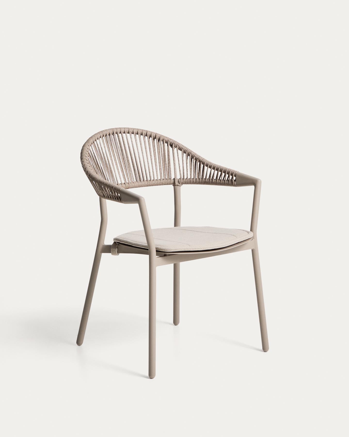 Set mit Ausziehtisch Livorno aus Aluminium in Taupe und 6 Stühlen Alimia aus Aluminium in Taupe und Synthetikseil in Braun, 233 (350) x 100 cm in Taupe präsentiert im Onlineshop von KAQTU Design AG. Loungeset ist von Kave Home