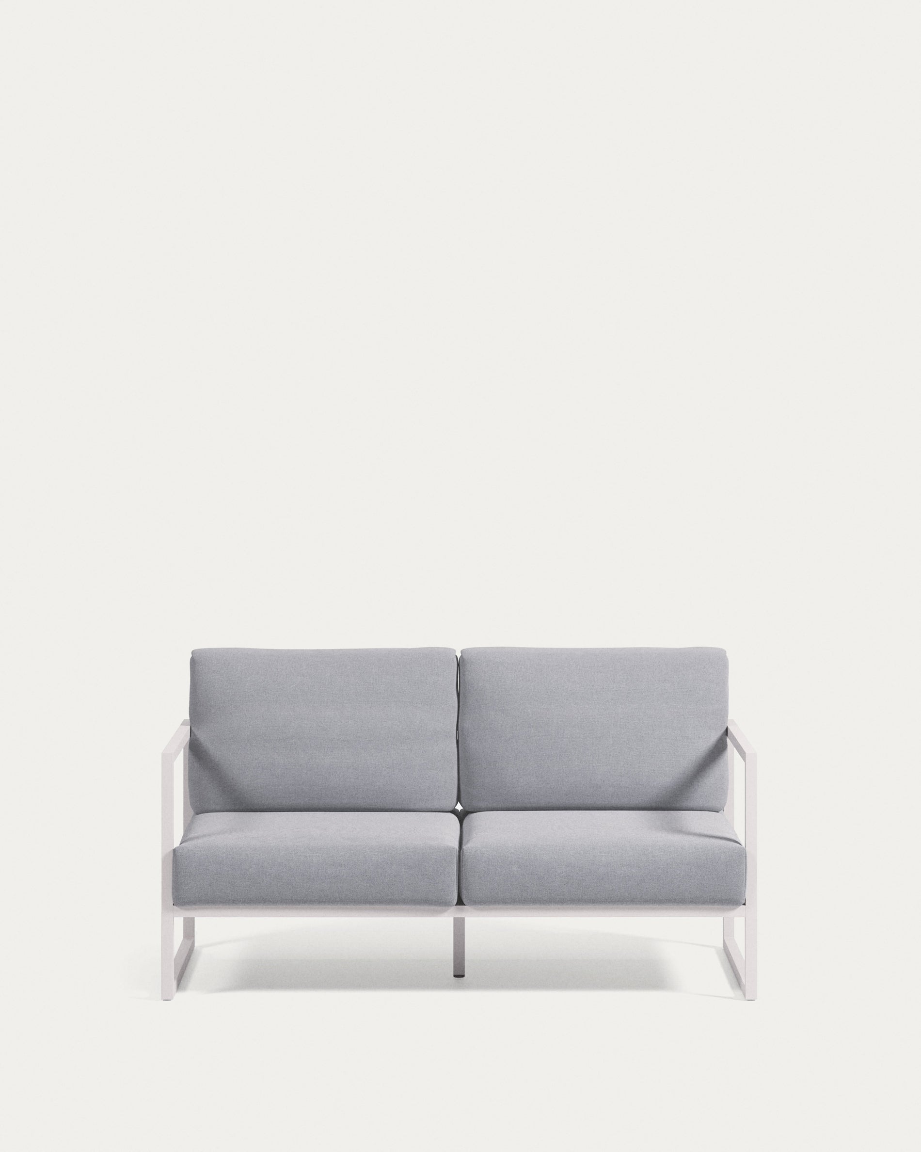 Comova 2-Sitzer-Sofa 100% outdoor blau und Aluminium weiss 150 cm in Blau präsentiert im Onlineshop von KAQTU Design AG. Loungesofa ist von Kave Home