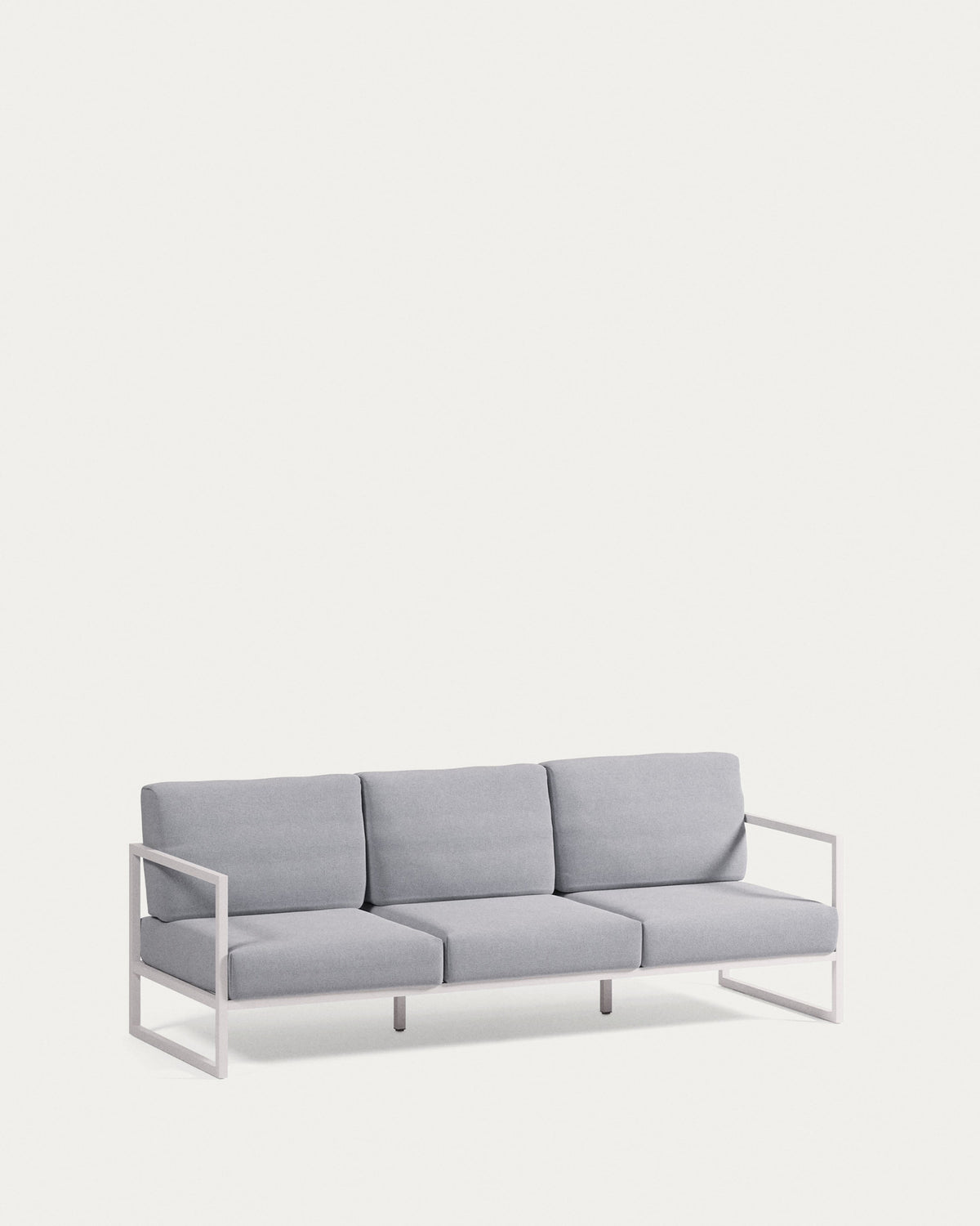 Comova 3-Sitzer-Sofa 100% outdoor blau und Aluminium weiss 222 cm in Blau präsentiert im Onlineshop von KAQTU Design AG. Lounge Sofa ist von Kave Home