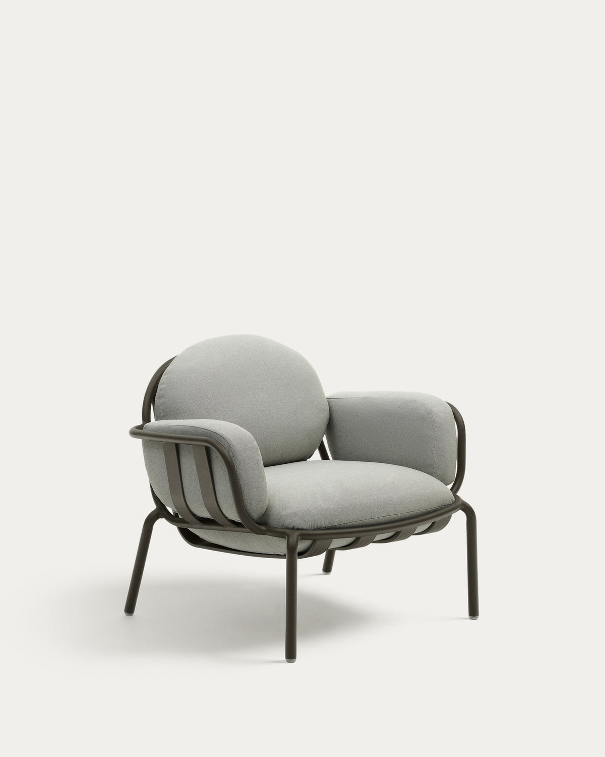 Outdoor-Sessel Joncols aus Aluminium mit grau lackiertem Finish und grauen Kissen in Grau, Hellgrün präsentiert im Onlineshop von KAQTU Design AG. Outdoor-Sessel ist von Kave Home