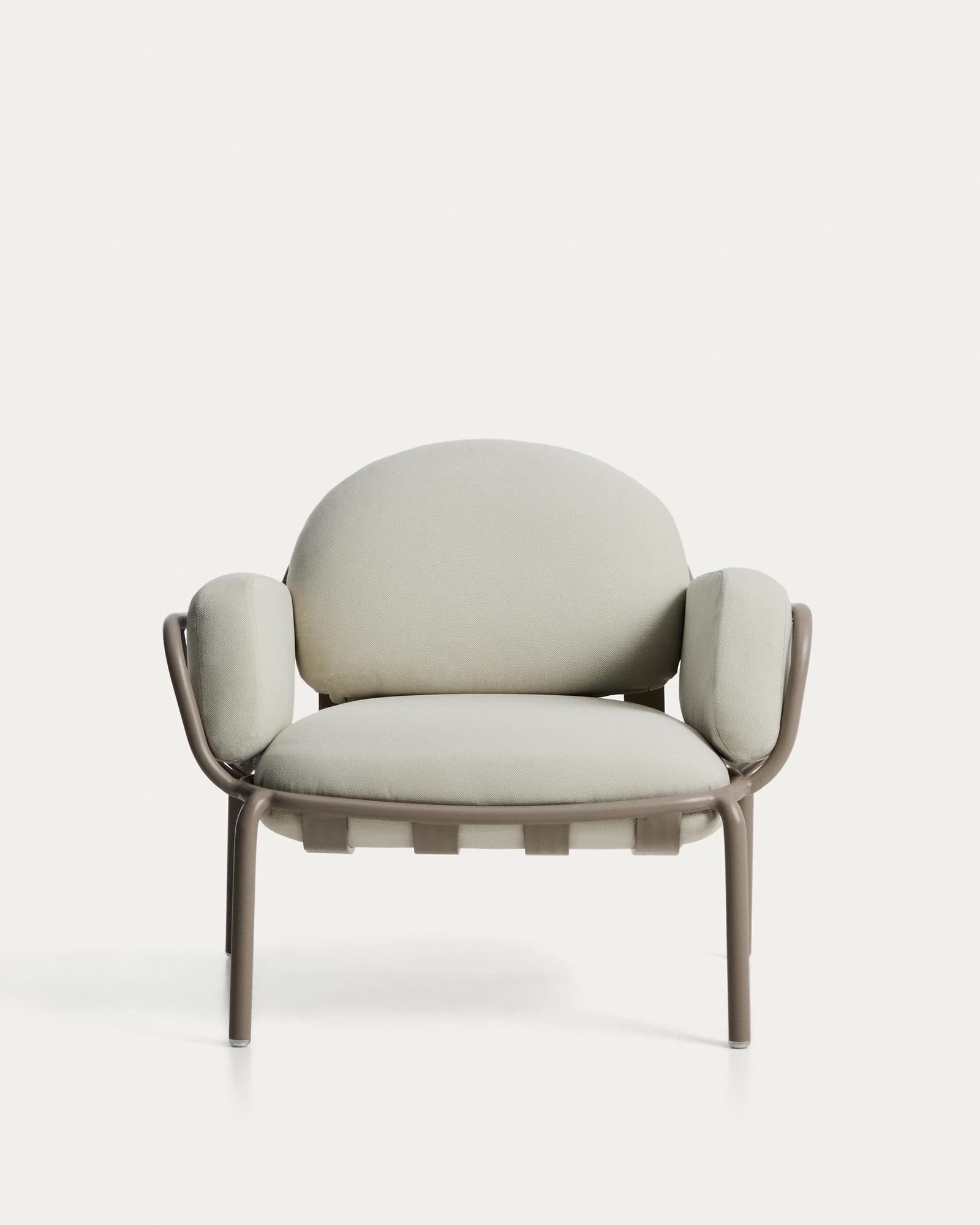 Outdoor-Sessel Joncols aus taupefarben lackiertem Aluminium mit beigen Kissen in Taupe präsentiert im Onlineshop von KAQTU Design AG. Outdoor-Sessel ist von Kave Home