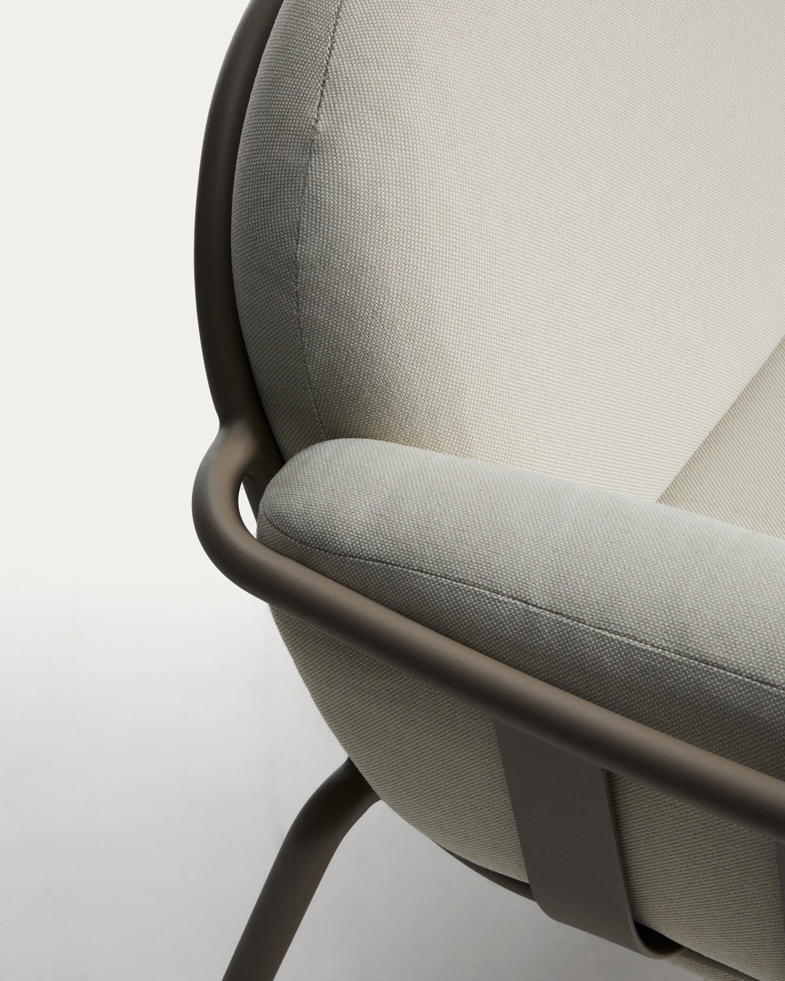 3-Sitzer-Outdoor-Sofa Joncols aus taupefarben lackiertem Aluminium mit beigen Kissen, 224 cm in Taupe präsentiert im Onlineshop von KAQTU Design AG. Lounge Sofa ist von Kave Home