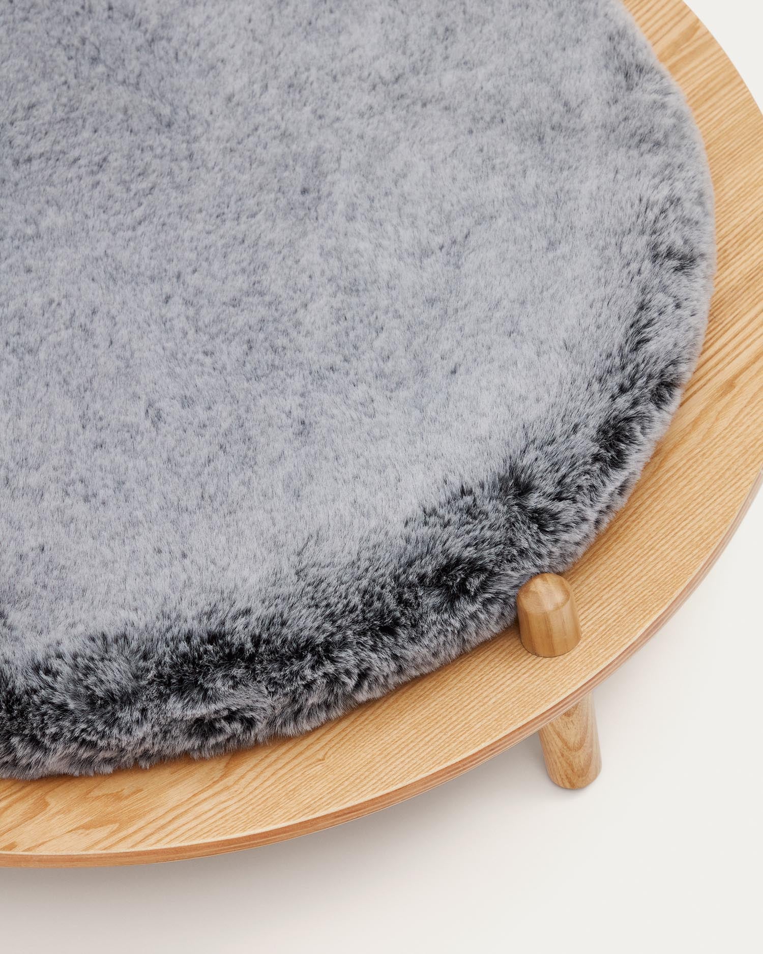 Bunola pet bed made of ash veneer with a fluffy grey cushion, Ø 70 cm
