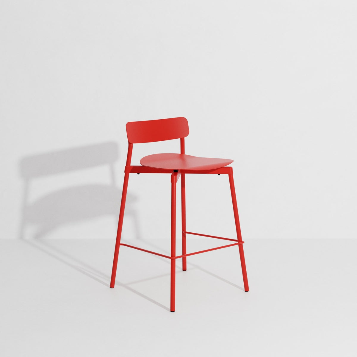 Barhocker Fromme aus Aluminium mit mattierter Pulverbeschichtung, schlanke stromlinienförmige Form, Sitzhöhe 75cm, Design von Tom Chung.