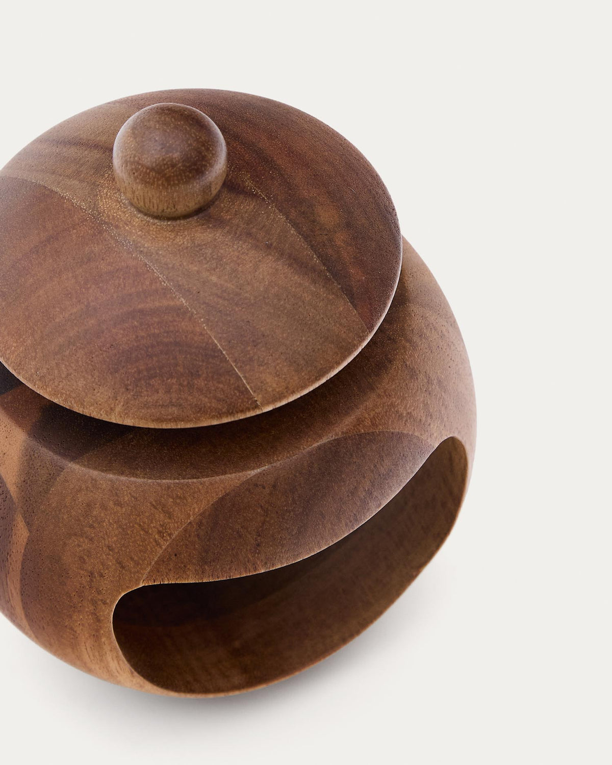 Nussknacker Nukha aus Akazienholz, FSC 100 % in Natur präsentiert im Onlineshop von KAQTU Design AG. Küchenhelfer ist von Kave Home