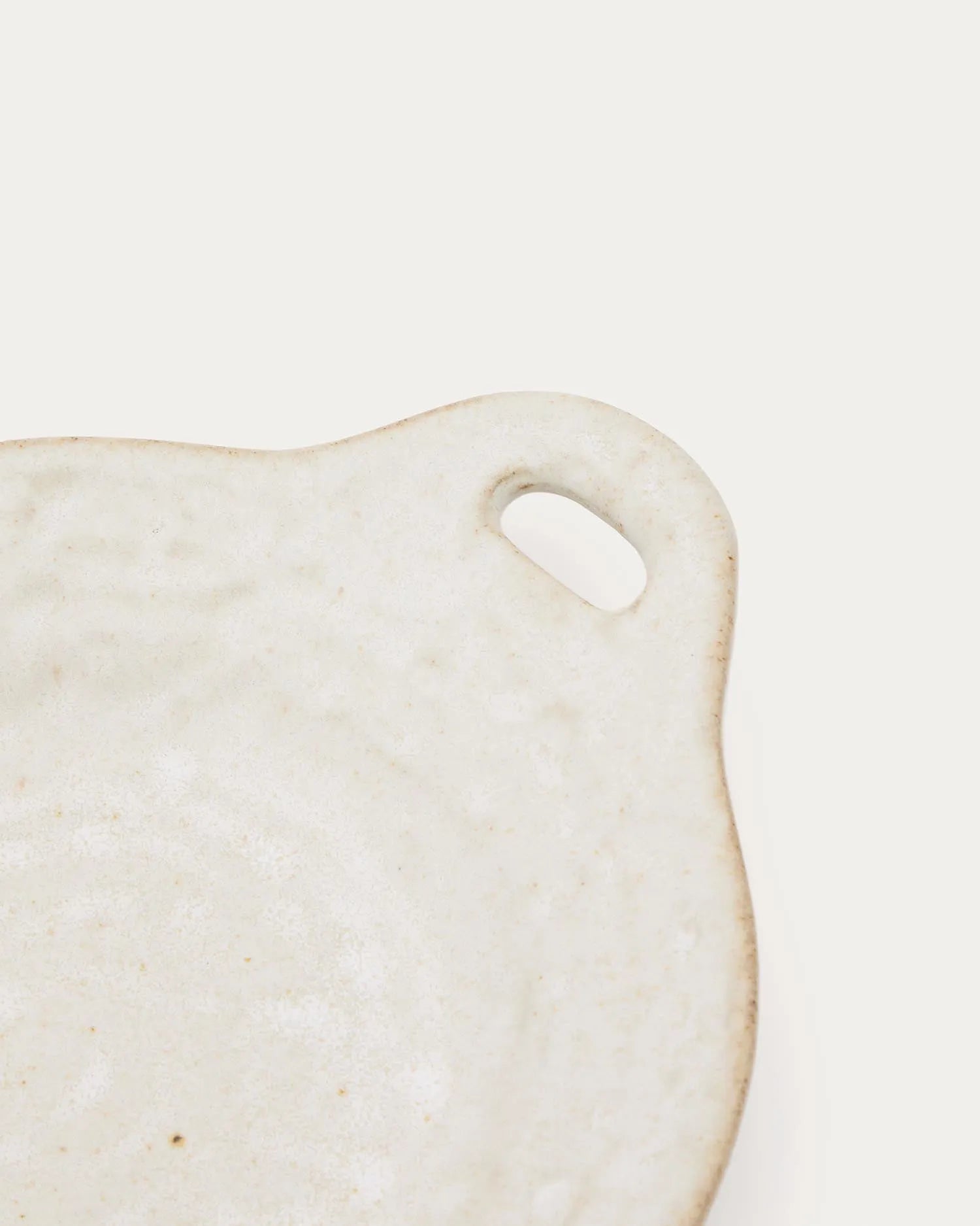 Kleine Obstschale Zunel aus beiger Keramik in Beige präsentiert im Onlineshop von KAQTU Design AG. Schale ist von Kave Home