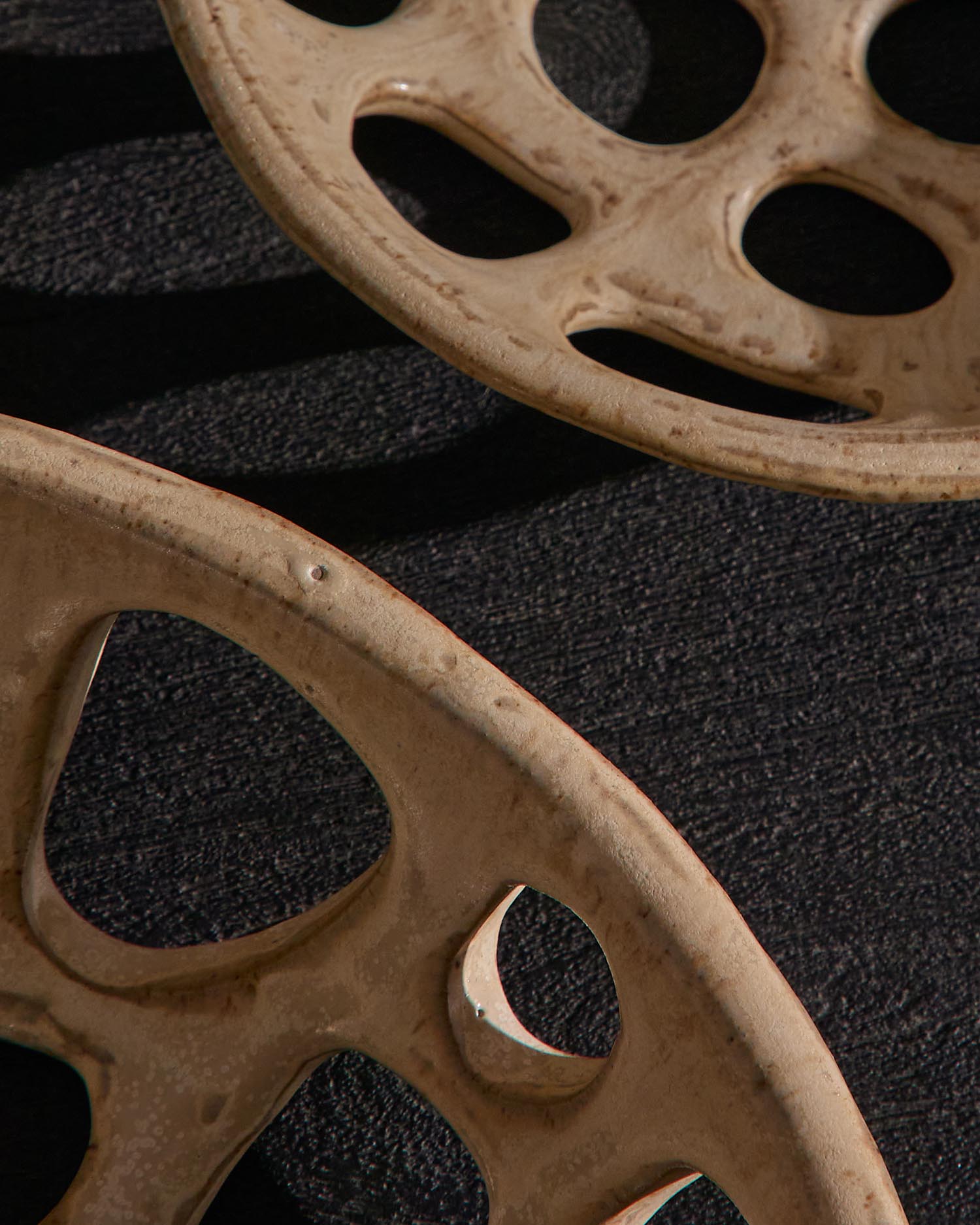 Kleine Obstschale Zunel aus Keramik in Beige in Beige präsentiert im Onlineshop von KAQTU Design AG. Schale ist von Kave Home
