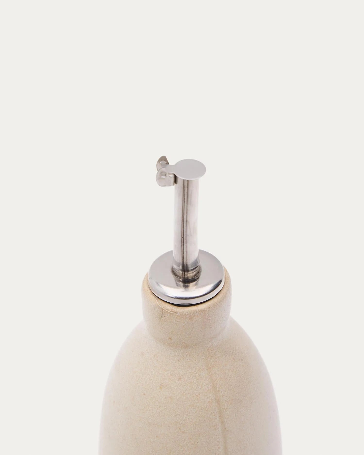 Ölflasche Zunel aus Keramik in Beige in Beige präsentiert im Onlineshop von KAQTU Design AG. Öl & Essig ist von Kave Home