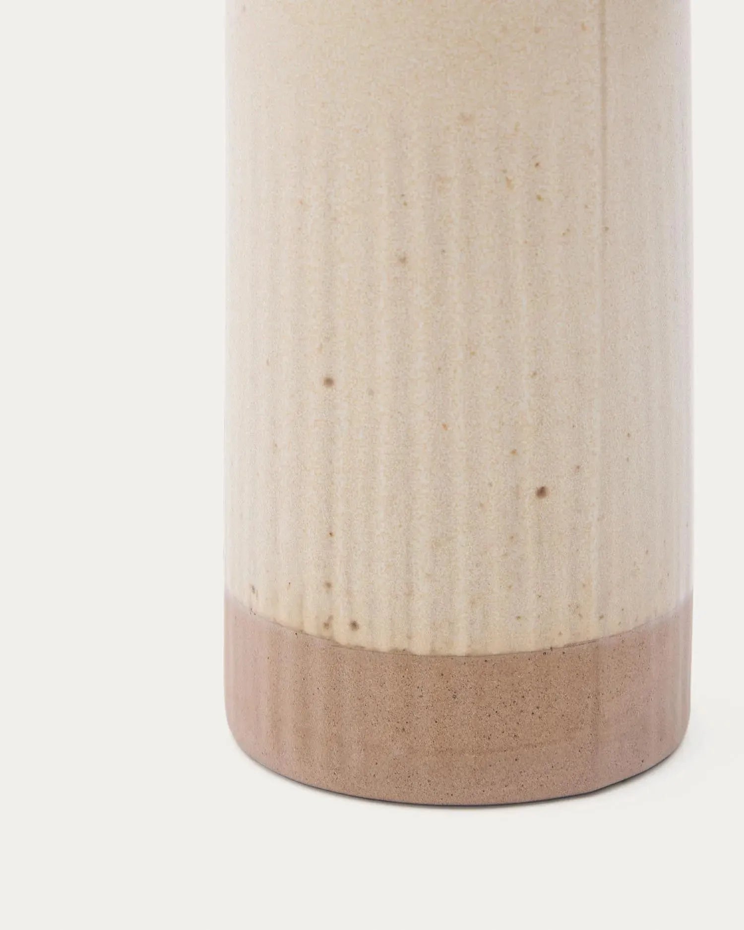 Ölflasche Zunel aus Keramik in Beige in Beige präsentiert im Onlineshop von KAQTU Design AG. Öl & Essig ist von Kave Home