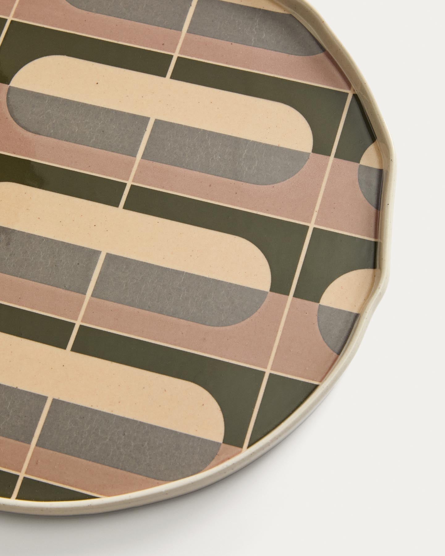 Speiseteller Julnet aus brauner Keramik in Beige präsentiert im Onlineshop von KAQTU Design AG. Teller ist von Kave Home