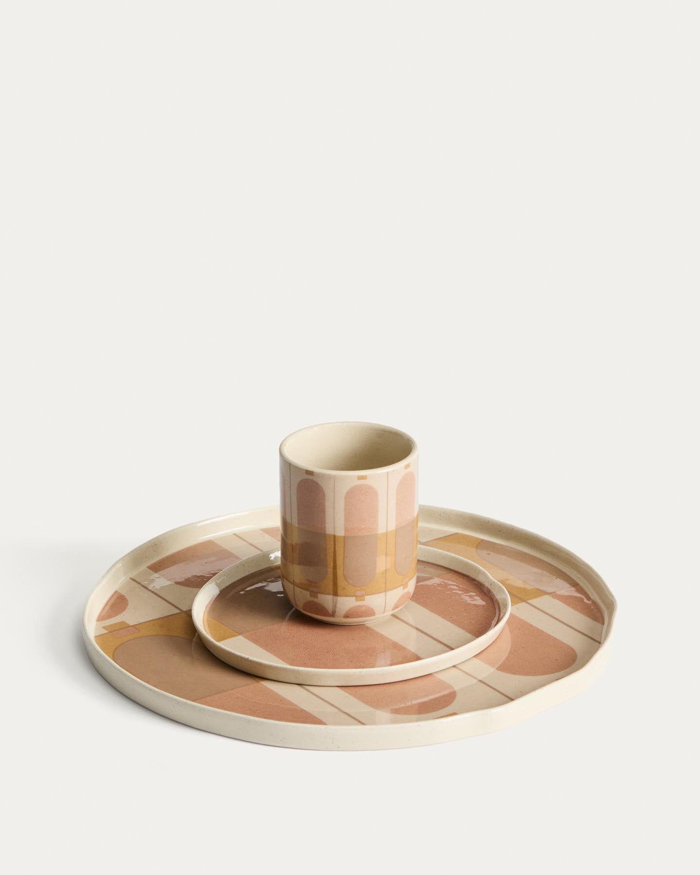 Speiseteller Julnet aus beigefarbener Keramik in Beige präsentiert im Onlineshop von KAQTU Design AG. Teller ist von Kave Home