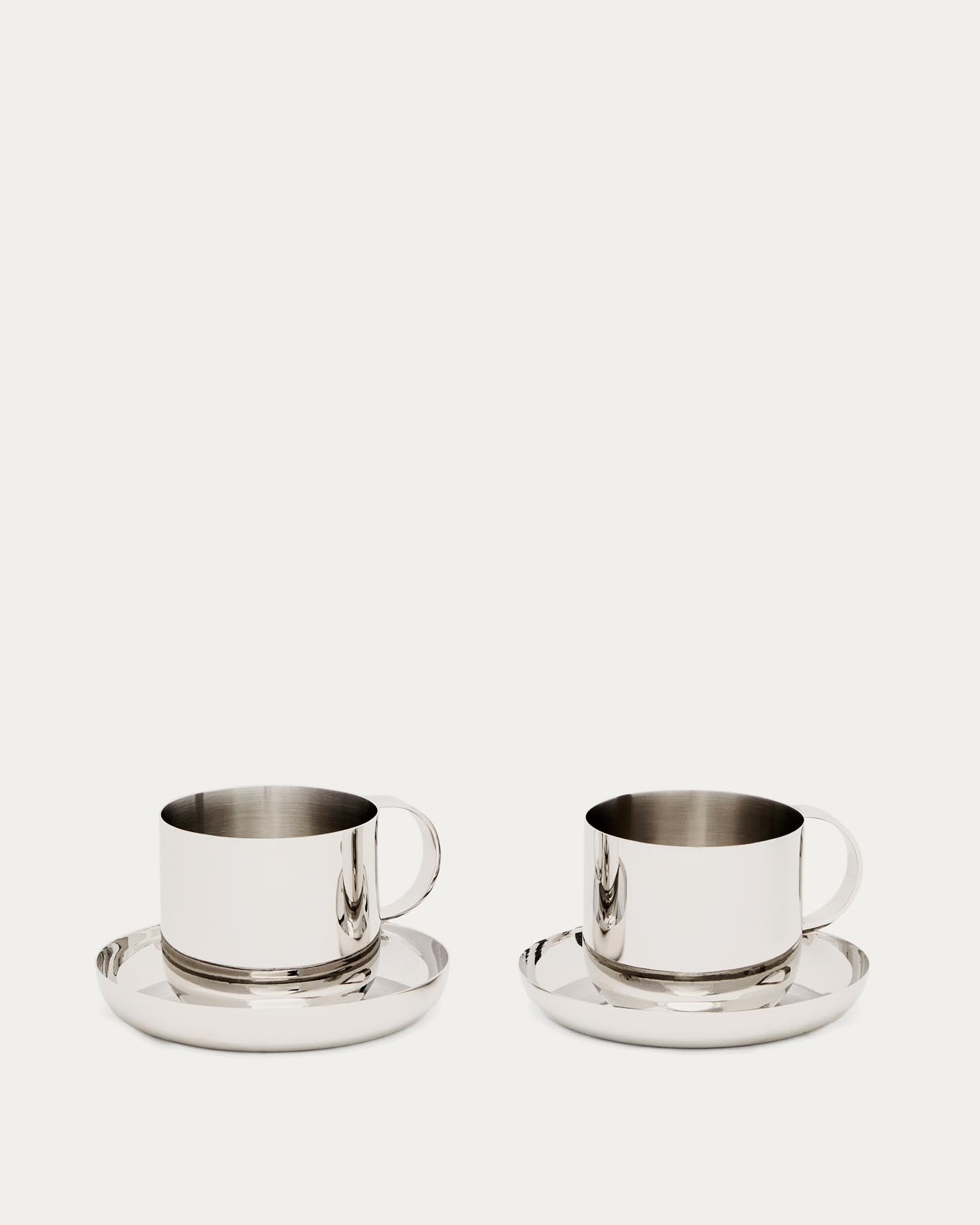 Set Nirela aus 2 Edelstahl-Tassen in Silber präsentiert im Onlineshop von KAQTU Design AG. Tasse ist von Kave Home