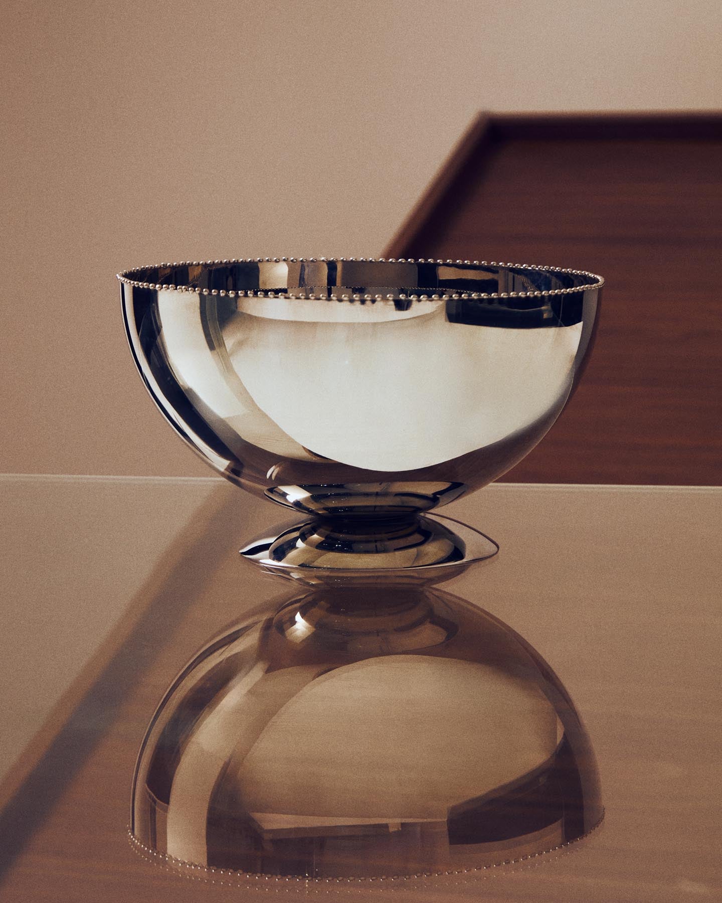 Schale Nirela aus Edelstahl in Silber präsentiert im Onlineshop von KAQTU Design AG. Schale ist von Kave Home