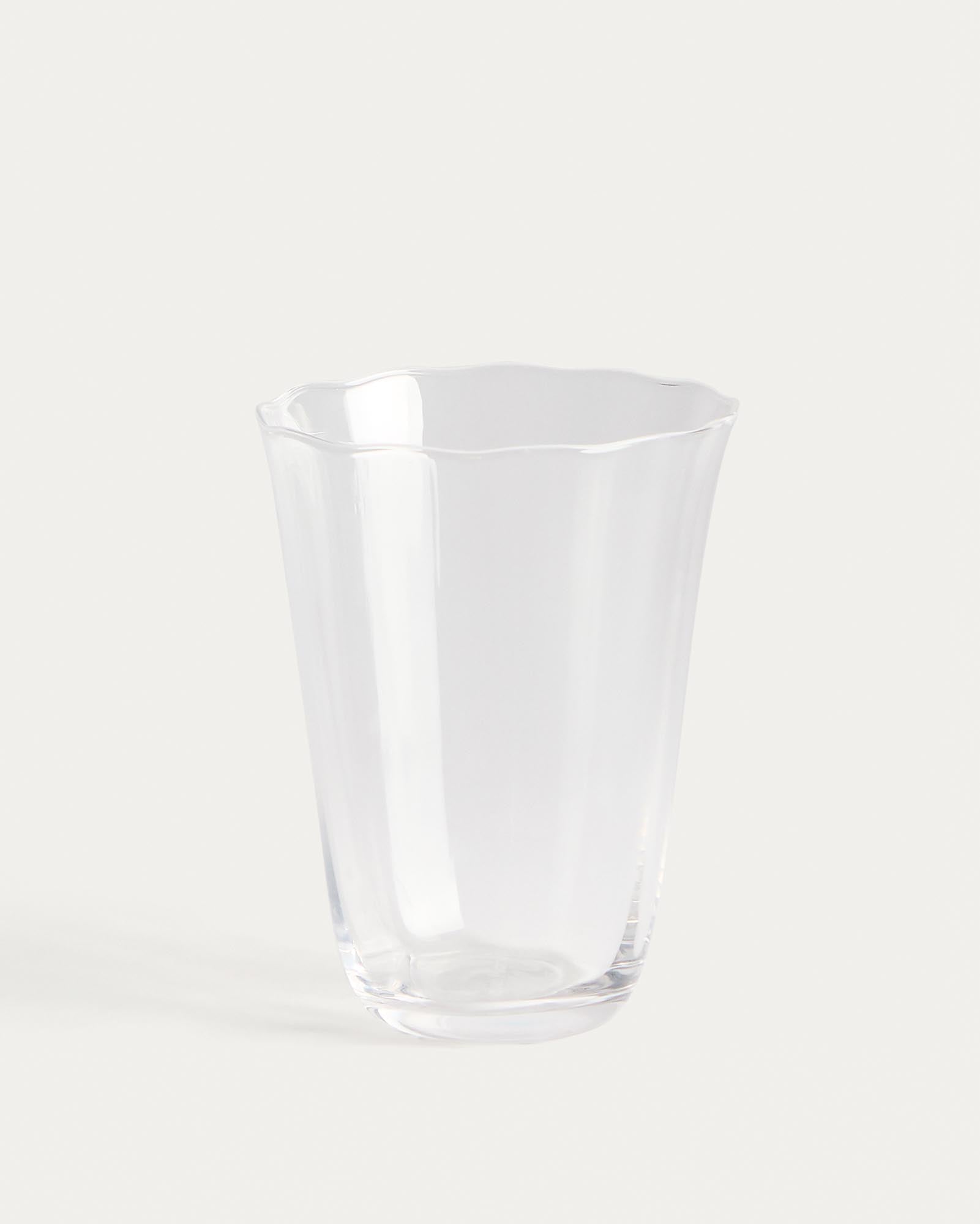 Wasserglas Neia aus klarem Glas, 14,5 cl in Transparent präsentiert im Onlineshop von KAQTU Design AG. Trinkgläser ist von Kave Home