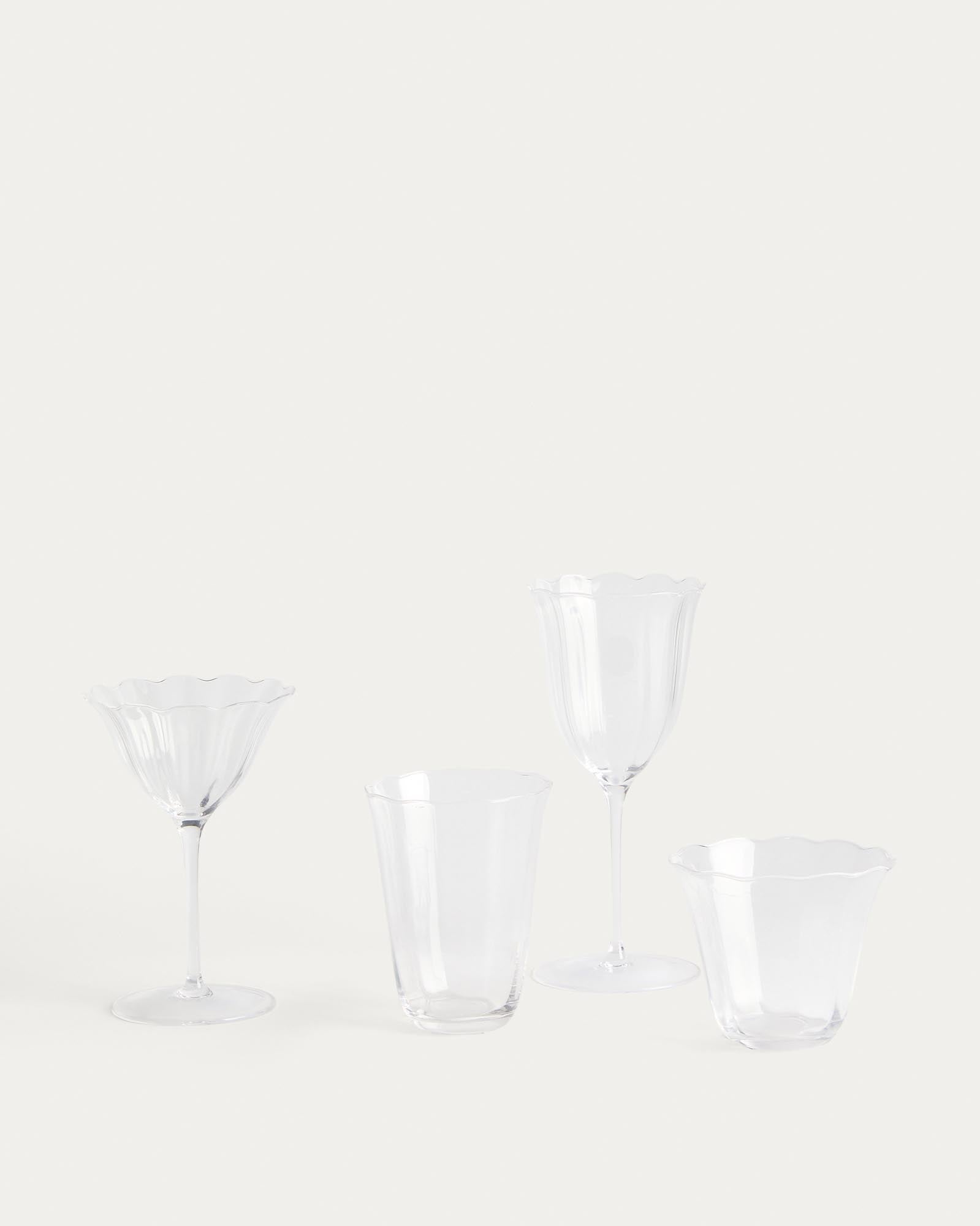 Elegantes Wasserglas Neia aus transparentem Glas mit 14,5 cl Fassungsvermögen, ideal für stilvolle Getränkepräsentation und vielseitige Nutzung.