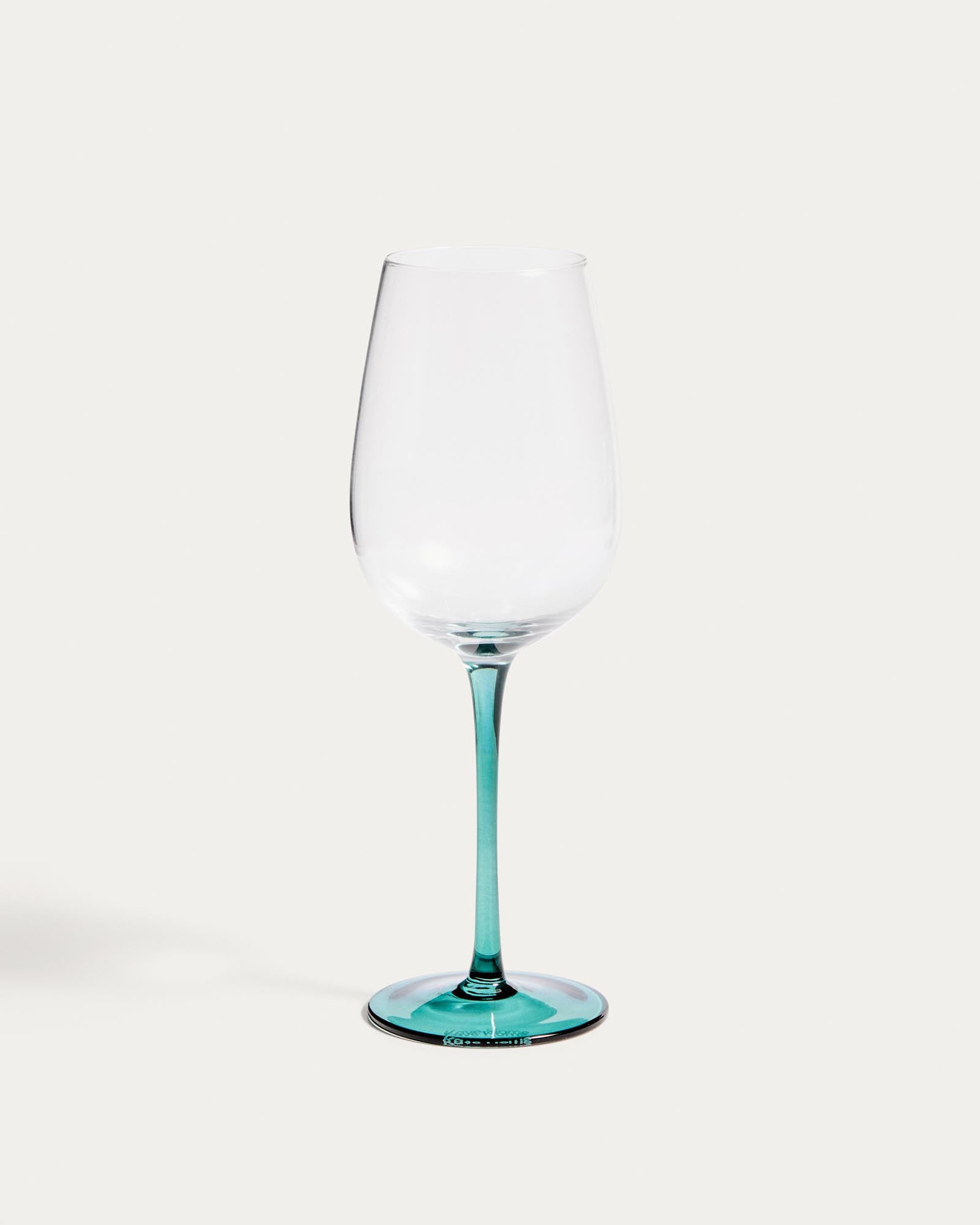 Weinglas Irides aus blau und klarem Glas, 43 cl in Transparent präsentiert im Onlineshop von KAQTU Design AG. Universal Weinglas ist von Kave Home