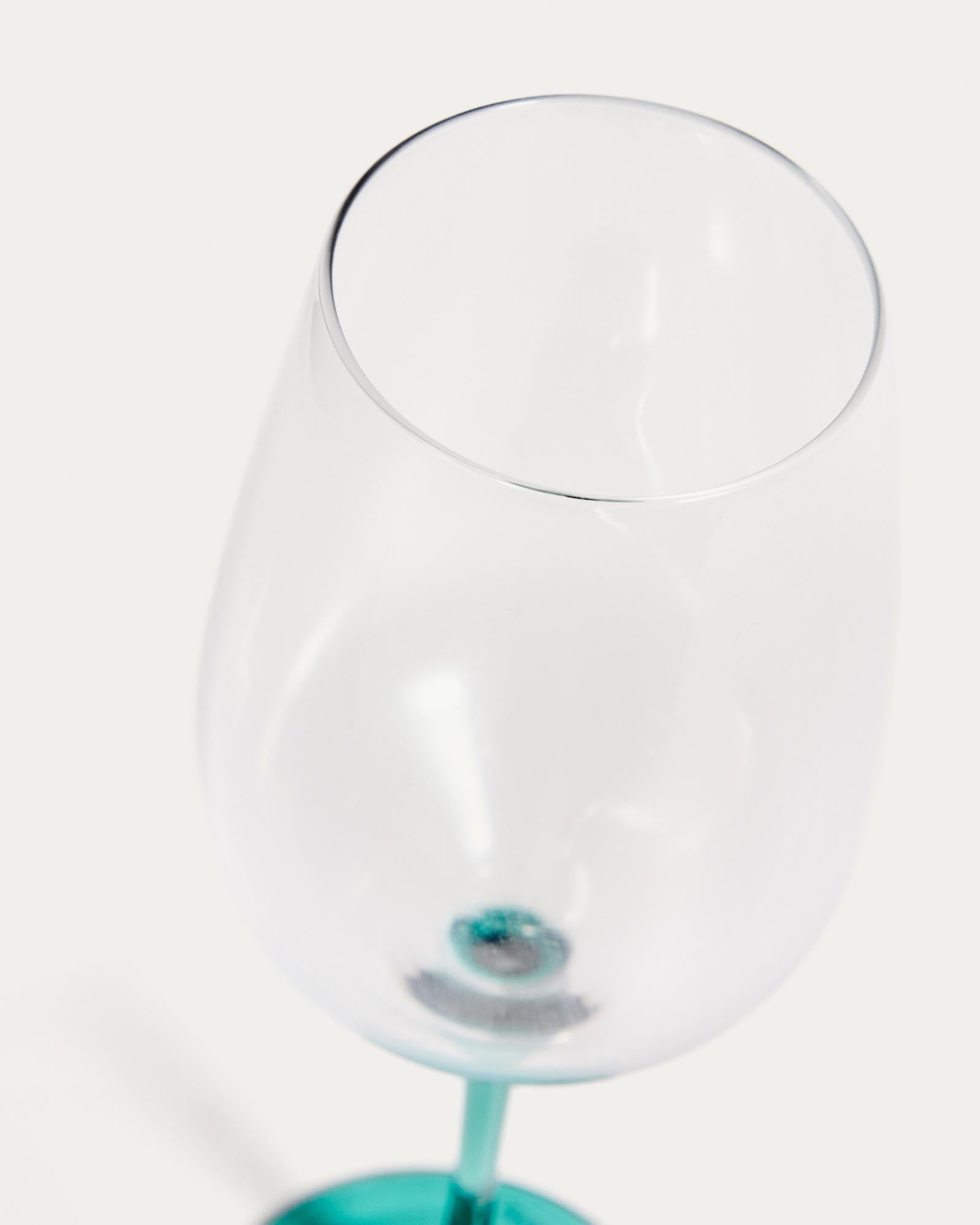 Schickes Universal-Weinglas Irides aus blauem und klarem Glas, 43 cl, perfekt für festliche Anlässe und stilvolle Tischdekoration.