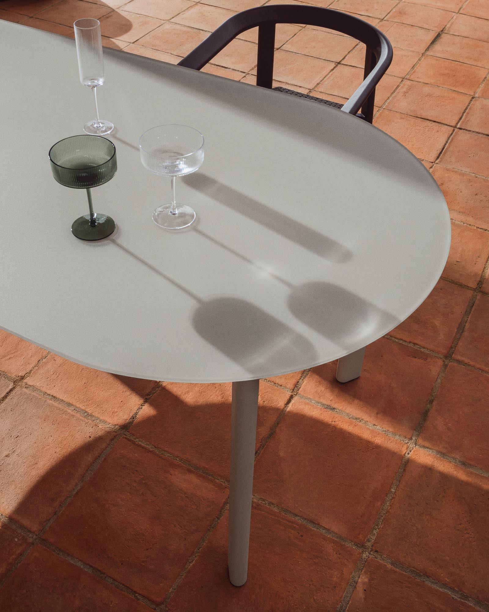 Elegantes Sektglas Eluria aus klarem Glas mit 24,5 cl Fassungsvermögen, ideal für festliche Anlässe und stilvolle Getränkepräsentation.