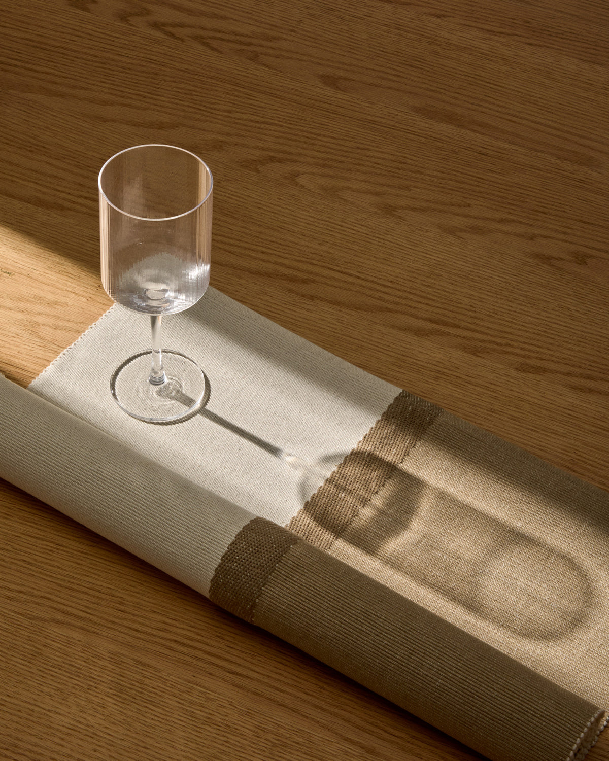 Weinglas Eluria aus klarem Glas, 39,5 cl in Transparent präsentiert im Onlineshop von KAQTU Design AG. Universal Weinglas ist von Kave Home