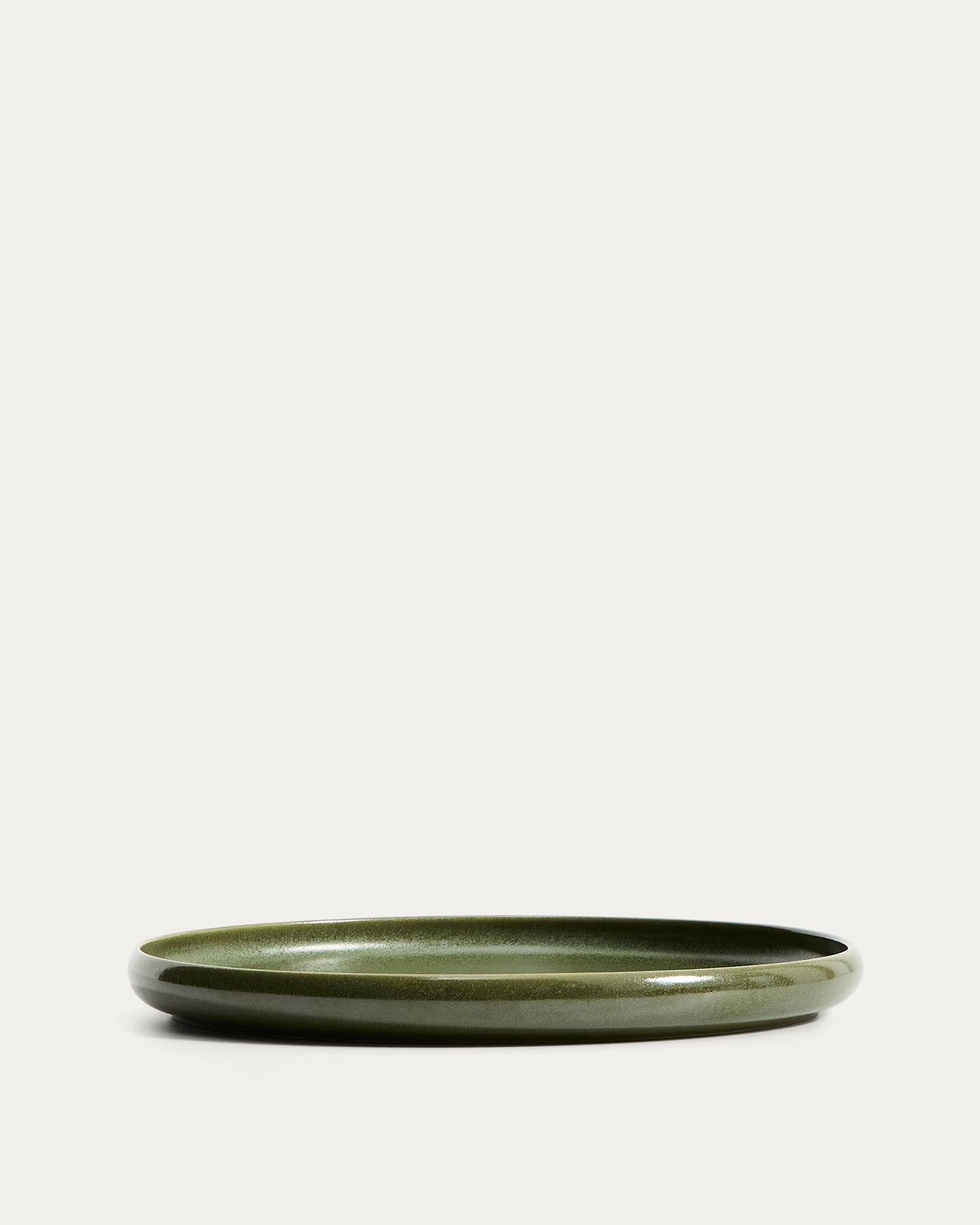 Flacher Teller Uilo aus Keramik in Grün in Beige präsentiert im Onlineshop von KAQTU Design AG. Teller ist von Kave Home