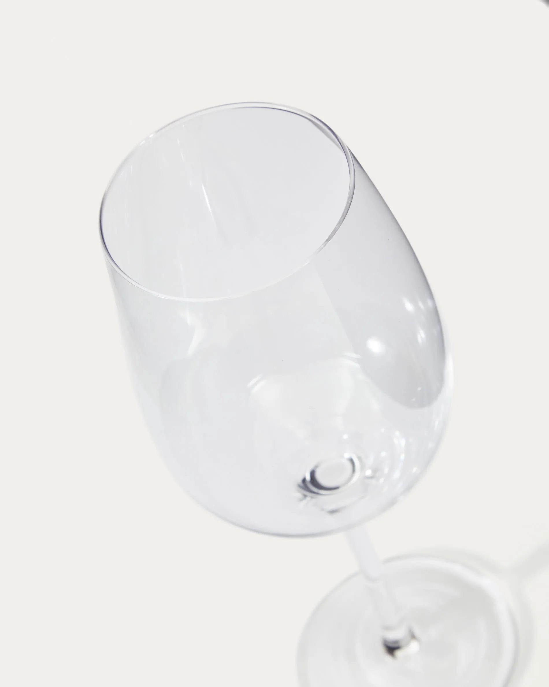 Elegantes, längliches Weinglas aus Klarglas, 52 cl, von Kave Home. Perfekt für Rot- und Weißweine.