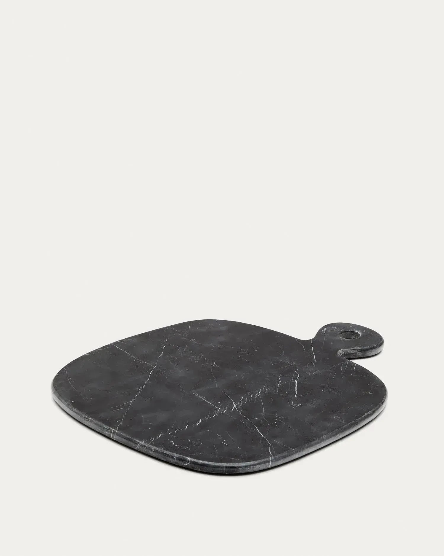 Elegantes Serviertablett Odar aus schwarzem Marmor von Kave Home, ideal für stilvolles Servieren und Dekorieren.