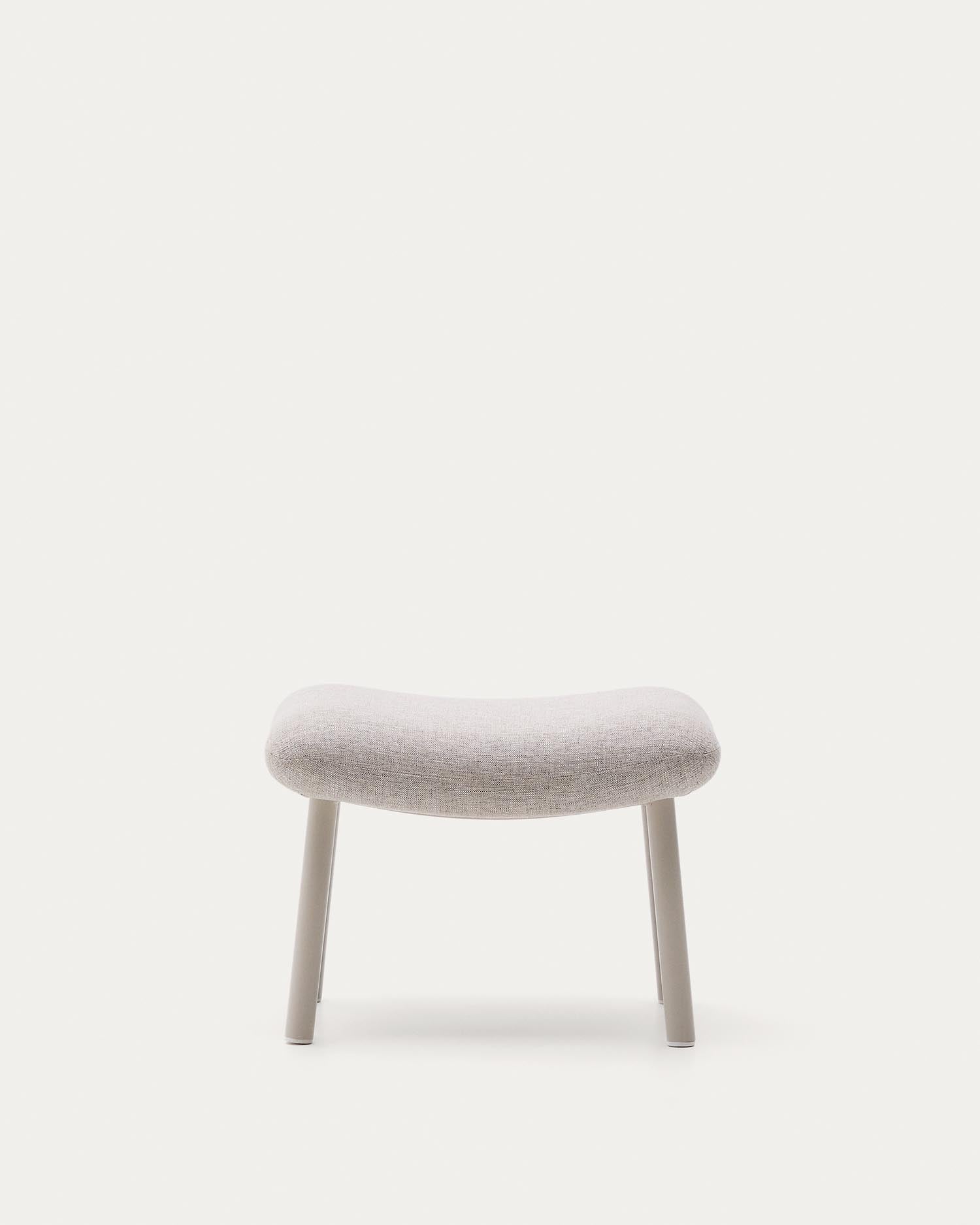 Fußablage Inari in Beige und beige lackierter Stahl 60 x 50cm FSC Mix Credit in Beige präsentiert im Onlineshop von KAQTU Design AG. Hocker ist von Kave Home