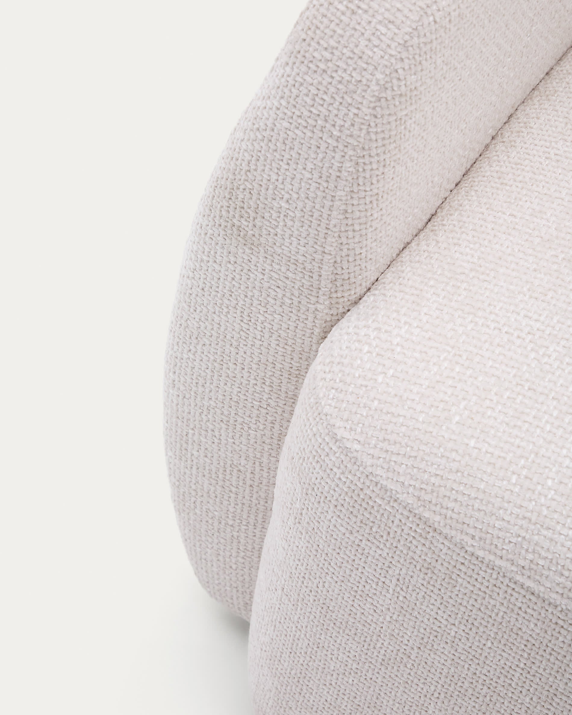 Elegantes Schlafsofa Laira, 3-Sitzer, 225 cm, Chenille ecru, FSC-zertifiziert, perfekt für stilvolle Wohnräume.