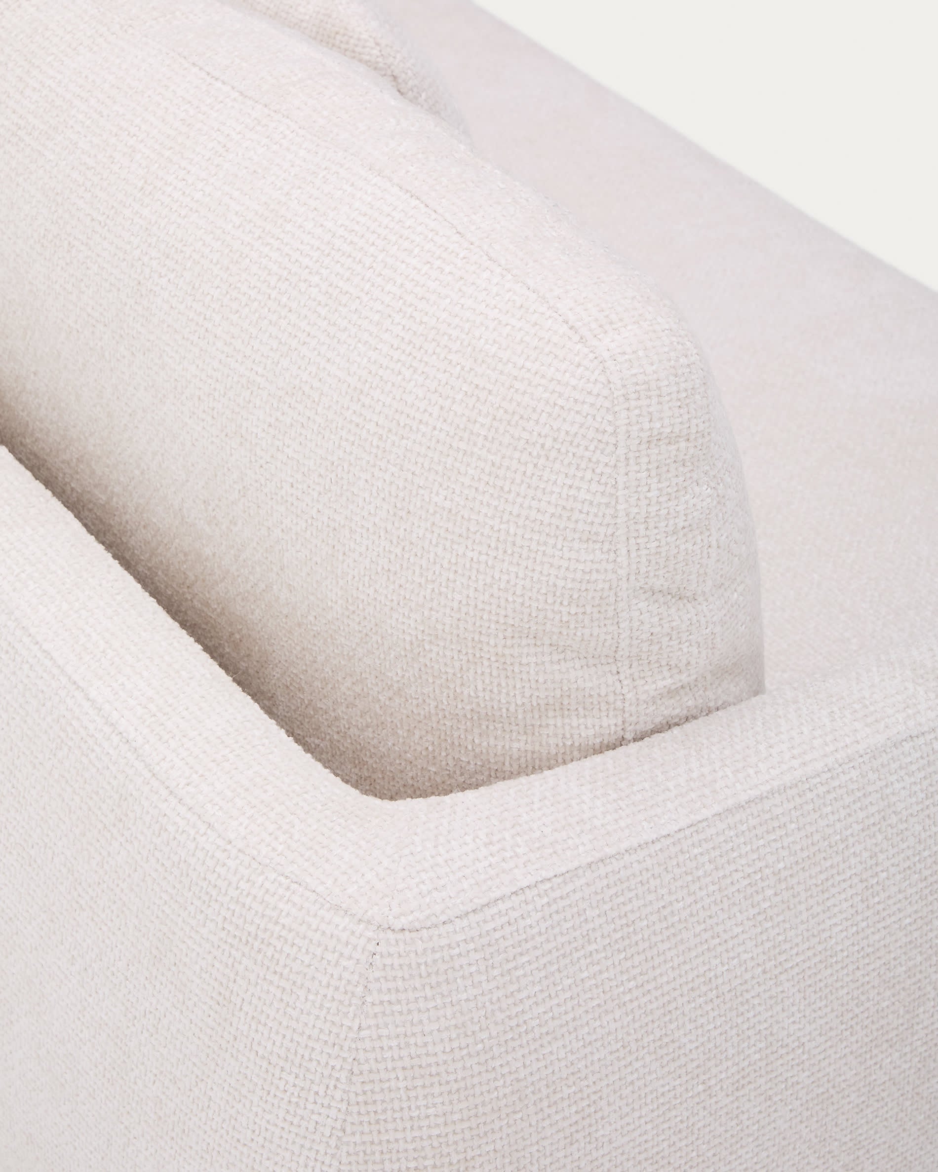 Elegantes Schlafsofa Laira, 3-Sitzer, Chenille ecru, 225 cm, FSC-zertifiziert, von Kave Home. Komfort und Stil vereint.