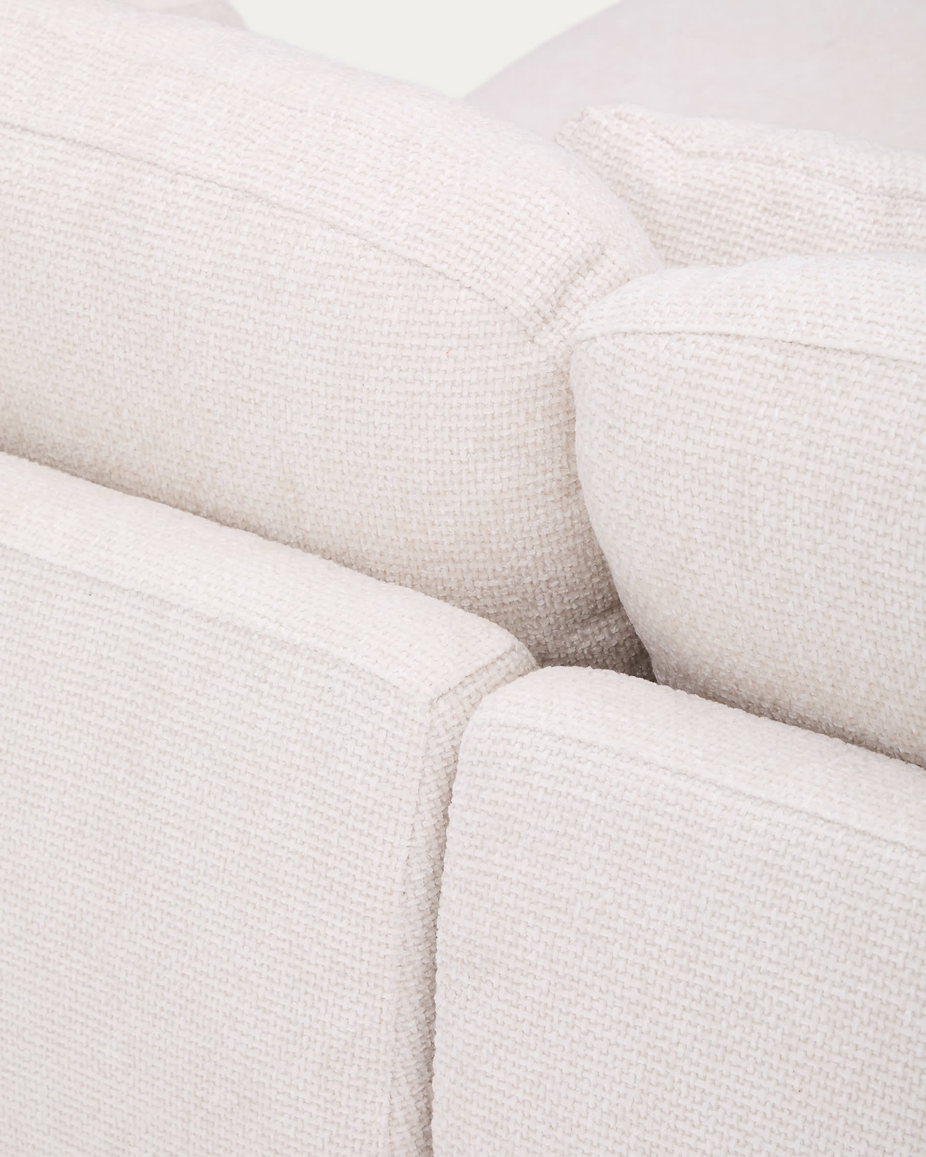 Elegantes Schlafsofa Laira, 3-Sitzer, in ecru Chenille, mit rechter Chaiselongue, 246 cm, nachhaltig und FSC-zertifiziert.