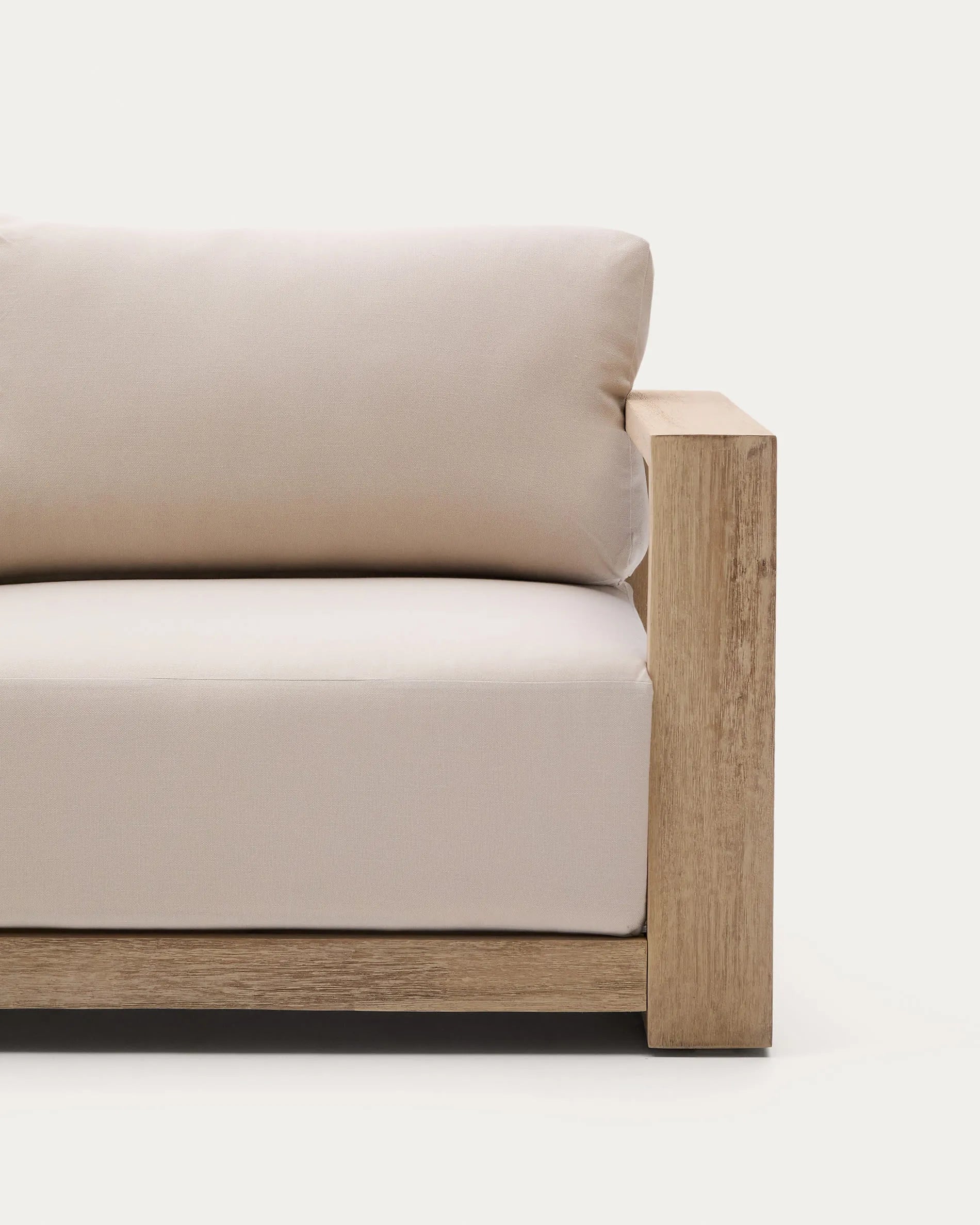 Elegantes 2-Sitzer-Sofa aus Akazienholz, 174 cm breit, mit klarem Finish für stilvolles und nachhaltiges Wohnen.