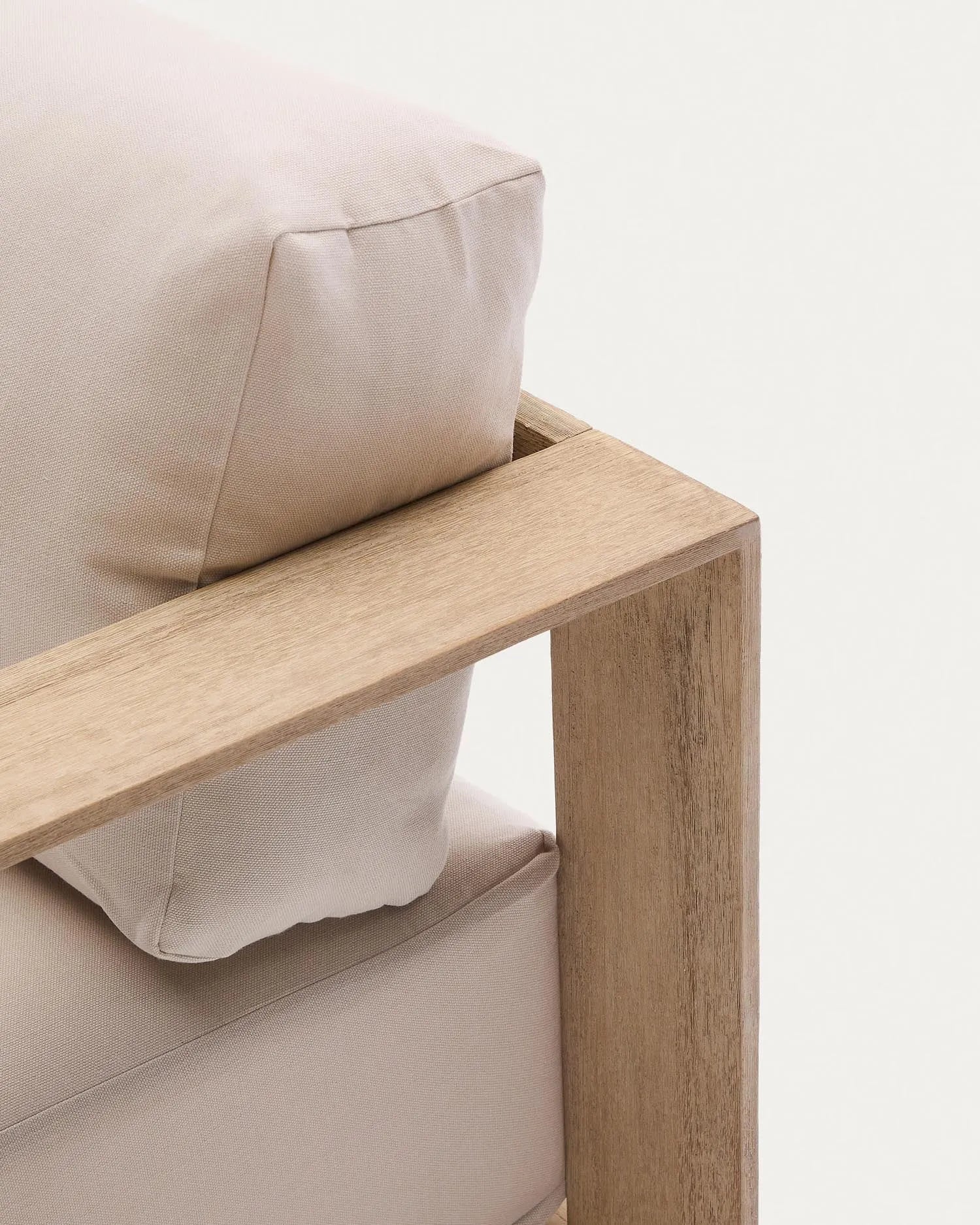 Elegantes 2-Sitzer-Sofa aus Akazienholz, 174 cm breit, mit klarem Finish für stilvolles und nachhaltiges Wohnen.