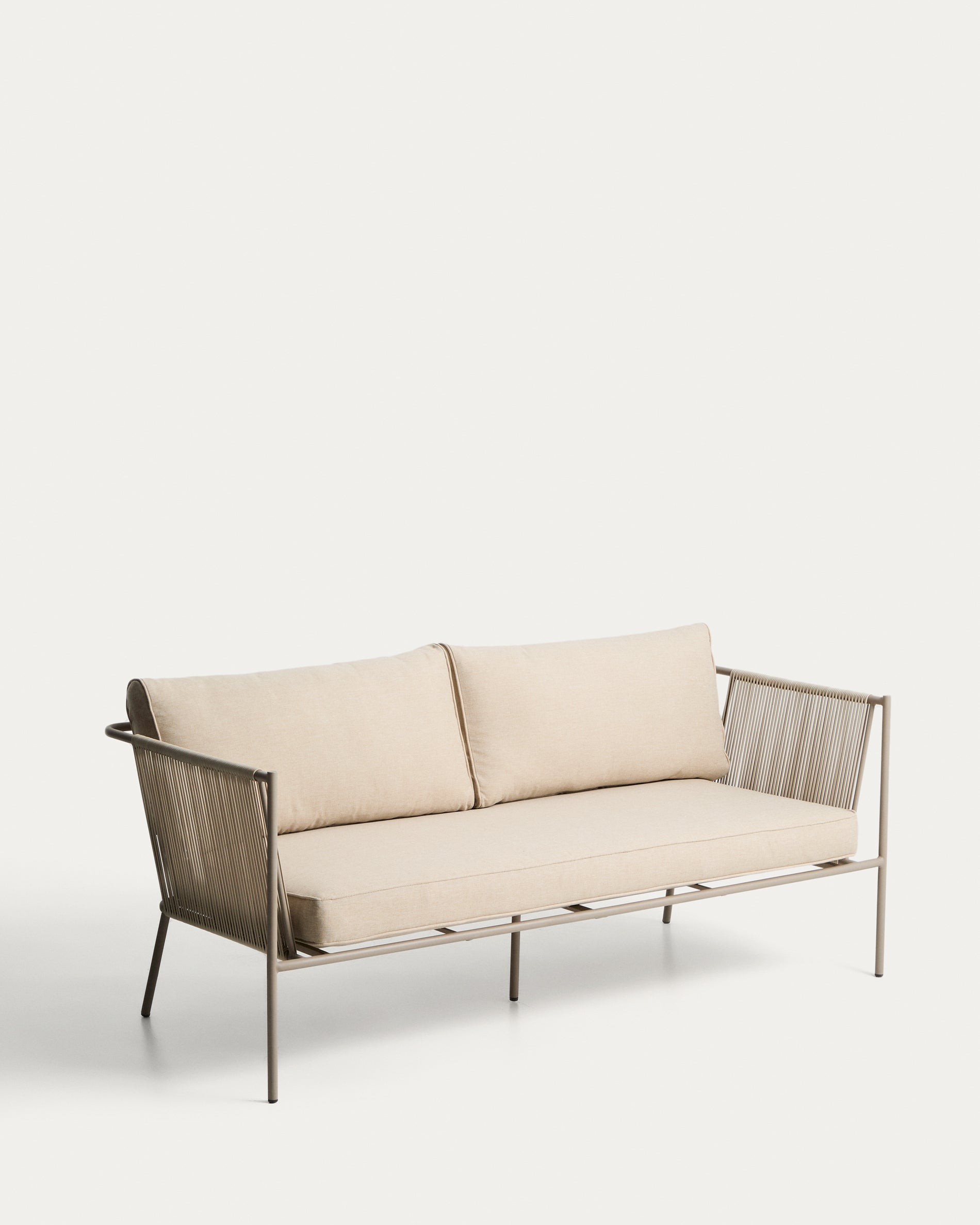 2-Sitzer-Outdoor-Sofa Zivia aus écrufarbenem Seil und taupefarben verzinktem Stahl 178 cm in Beige präsentiert im Onlineshop von KAQTU Design AG. Loungesofa ist von Kave Home