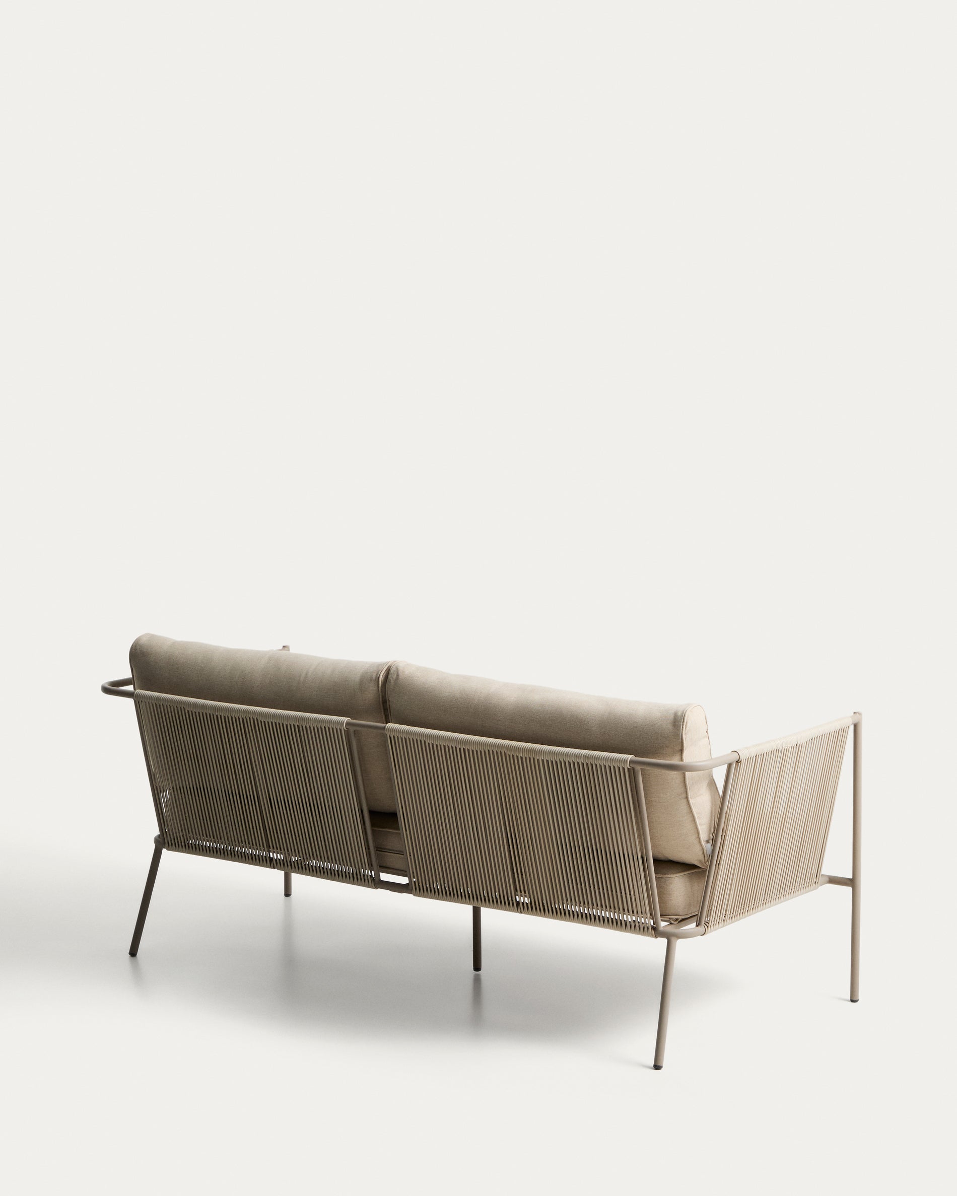 2-Sitzer-Outdoor-Sofa Zivia aus écrufarbenem Seil und taupefarben verzinktem Stahl 178 cm in Beige präsentiert im Onlineshop von KAQTU Design AG. Loungesofa ist von Kave Home