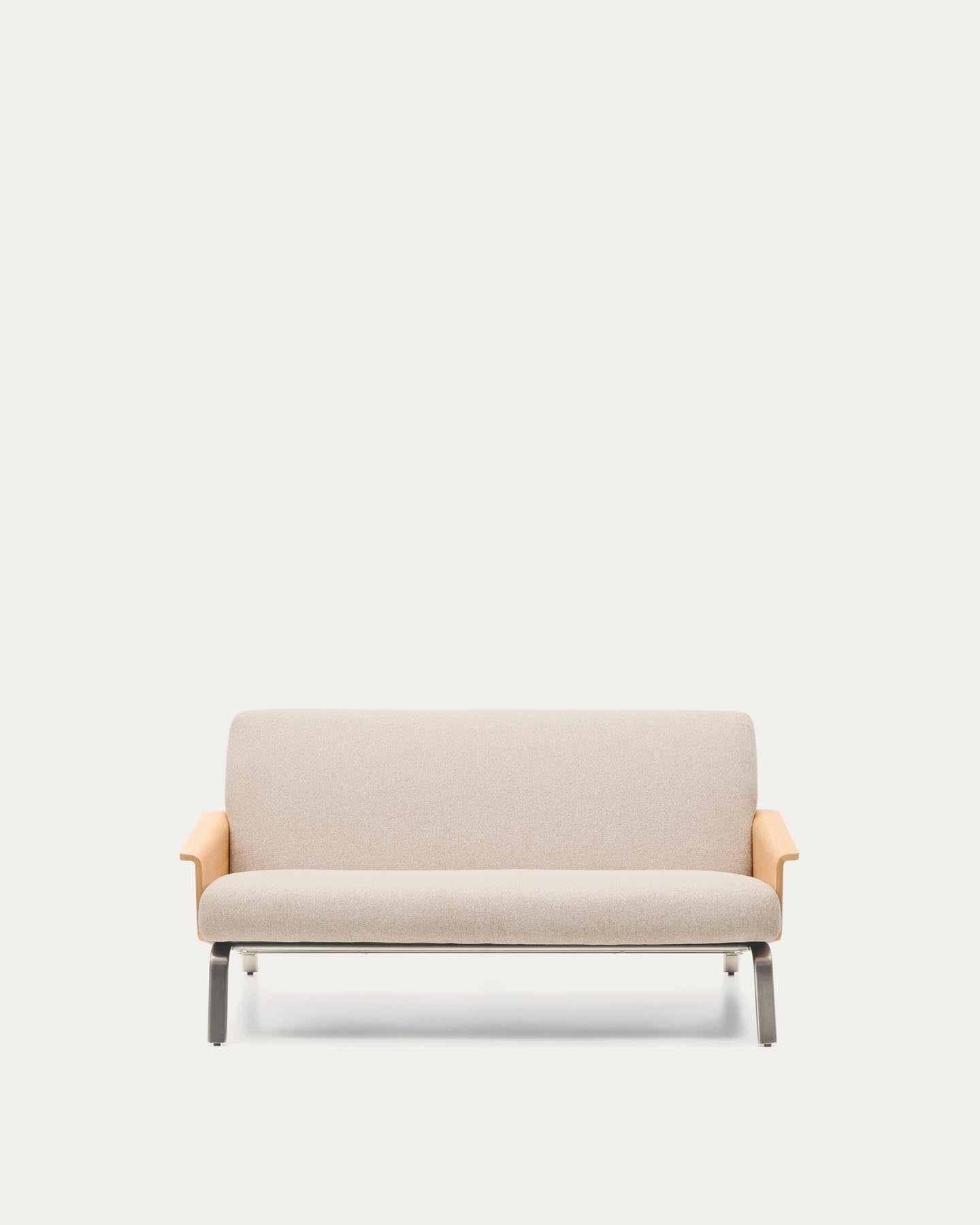 2-Sitzer-Sofa Amsen in Beige aus Eichensperrholz mit Beinen aus em gebürsteten Edelstahl 150 cm in Beige präsentiert im Onlineshop von KAQTU Design AG. 2er Sofa ist von Kave Home