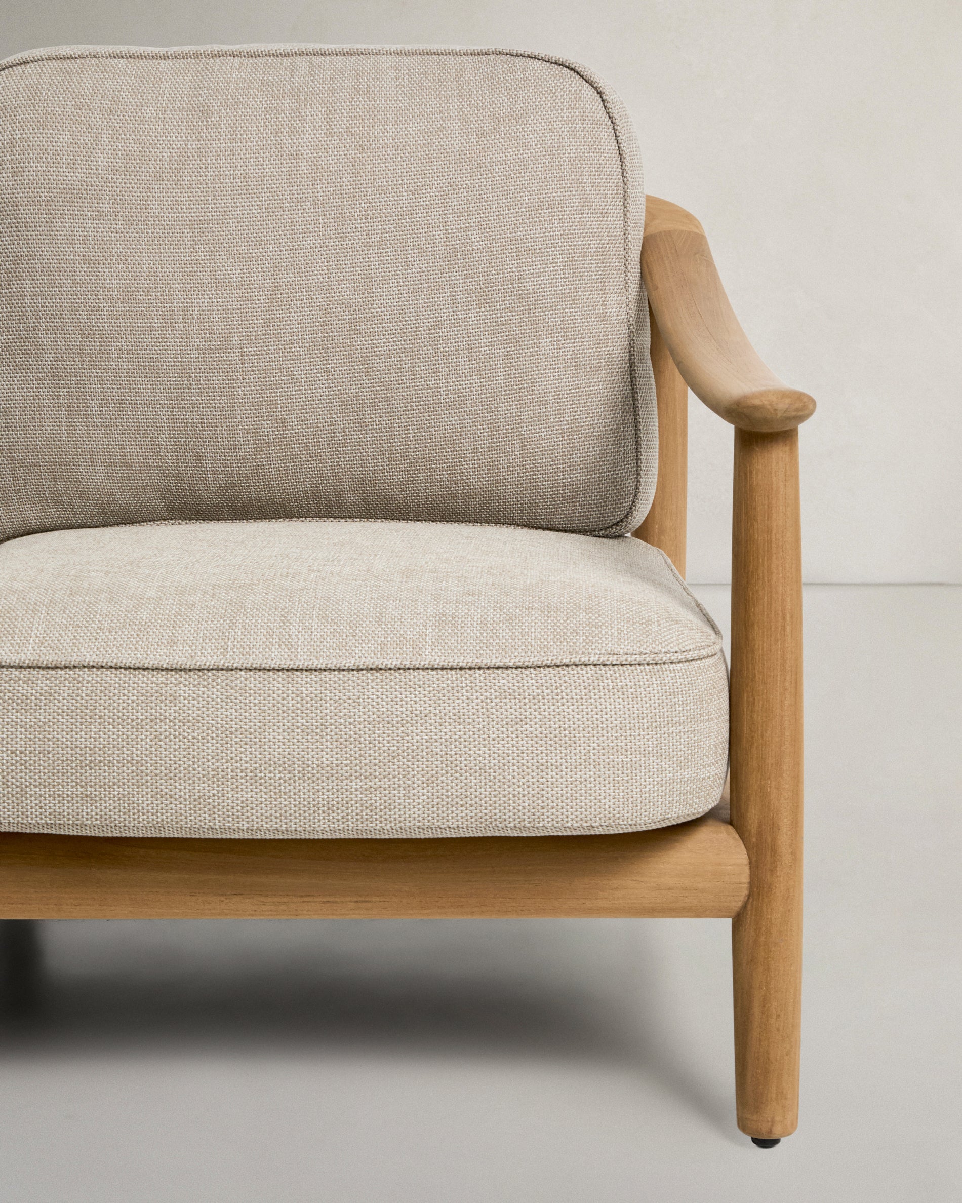 3-Sitzer Outdoor-Sofa Elunda aus massivem Teakholz, FSC 100 %, 215 cm in Natur präsentiert im Onlineshop von KAQTU Design AG. Loungesofa ist von Kave Home