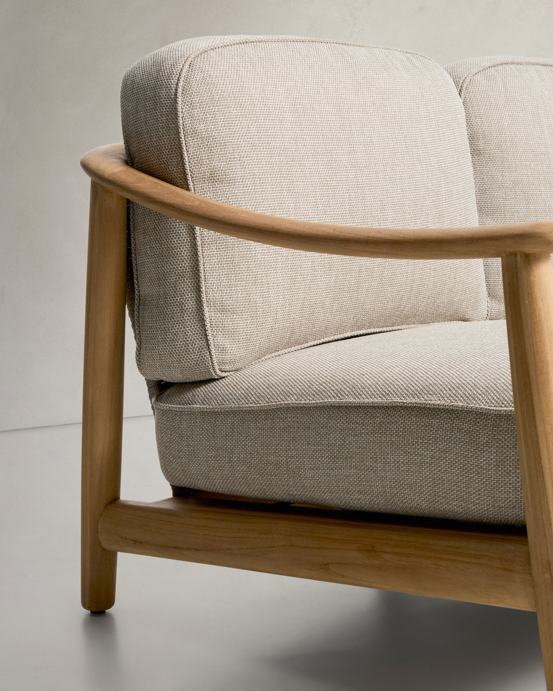 3-Sitzer Outdoor-Sofa Elunda aus massivem Teakholz, FSC 100 %, 215 cm in Natur präsentiert im Onlineshop von KAQTU Design AG. Loungesofa ist von Kave Home