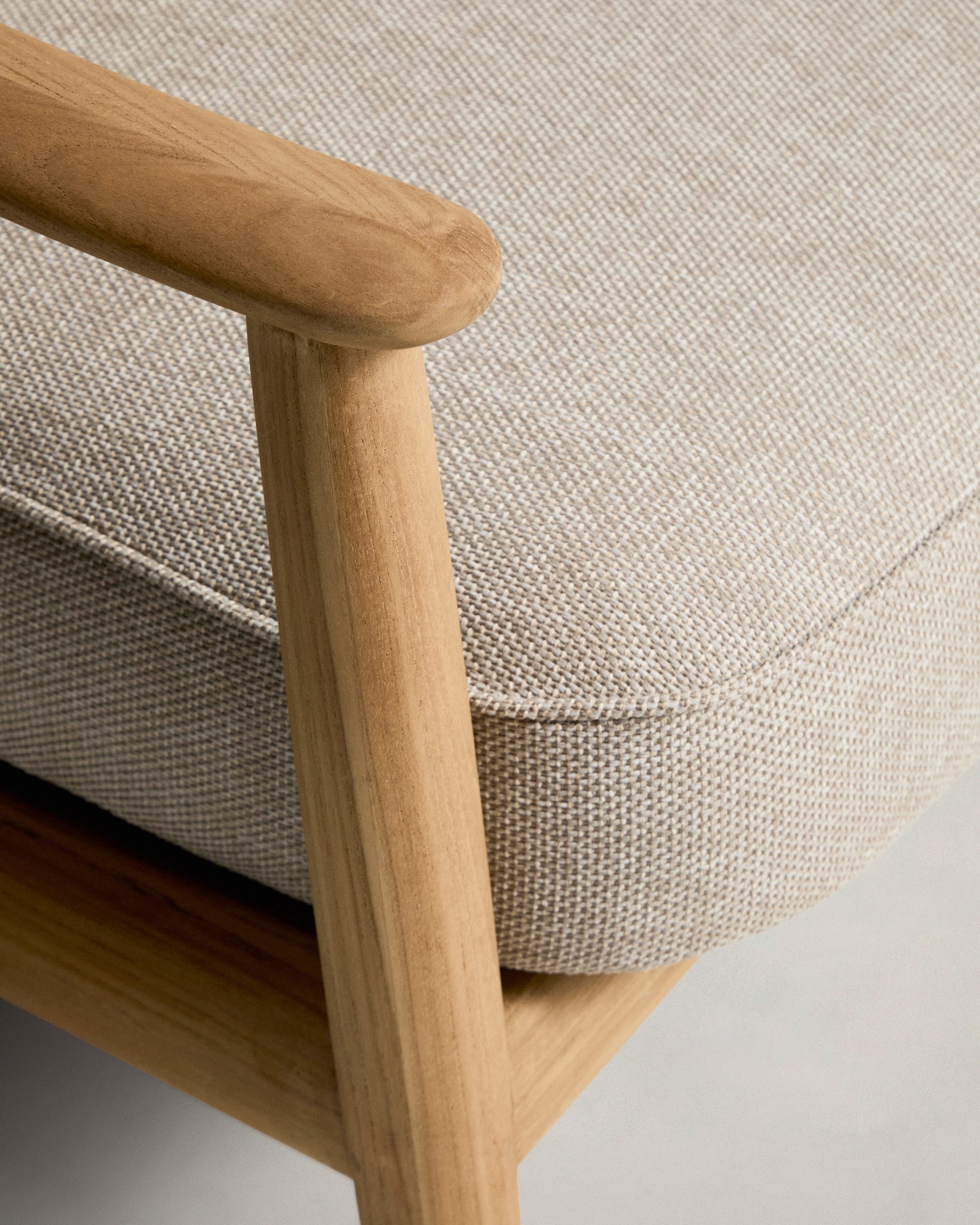 3-Sitzer Outdoor-Sofa Elunda aus massivem Teakholz, FSC 100 %, 215 cm in Natur präsentiert im Onlineshop von KAQTU Design AG. Loungesofa ist von Kave Home