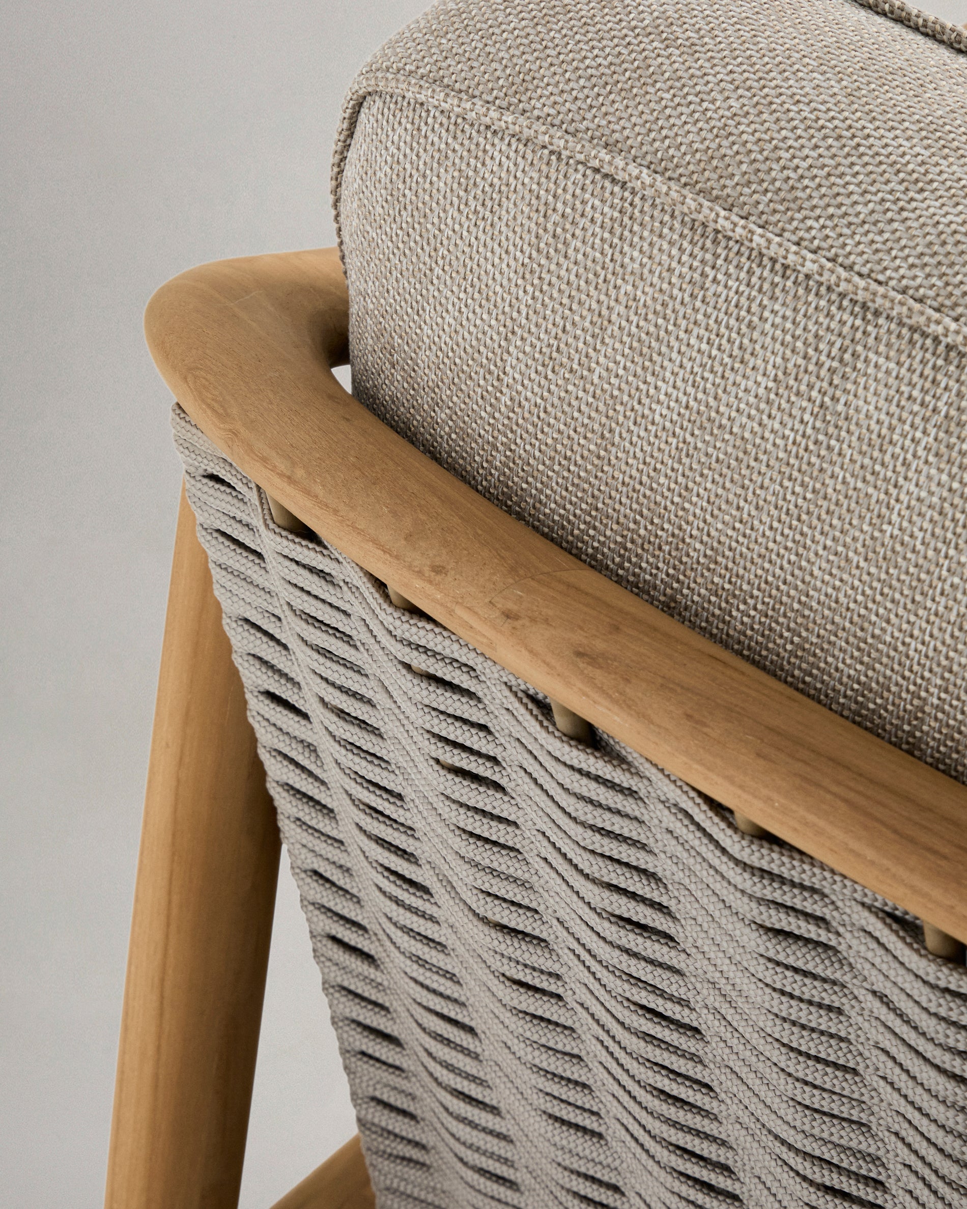 3-Sitzer Outdoor-Sofa Elunda aus massivem Teakholz, FSC 100 %, 215 cm in Natur präsentiert im Onlineshop von KAQTU Design AG. Loungesofa ist von Kave Home