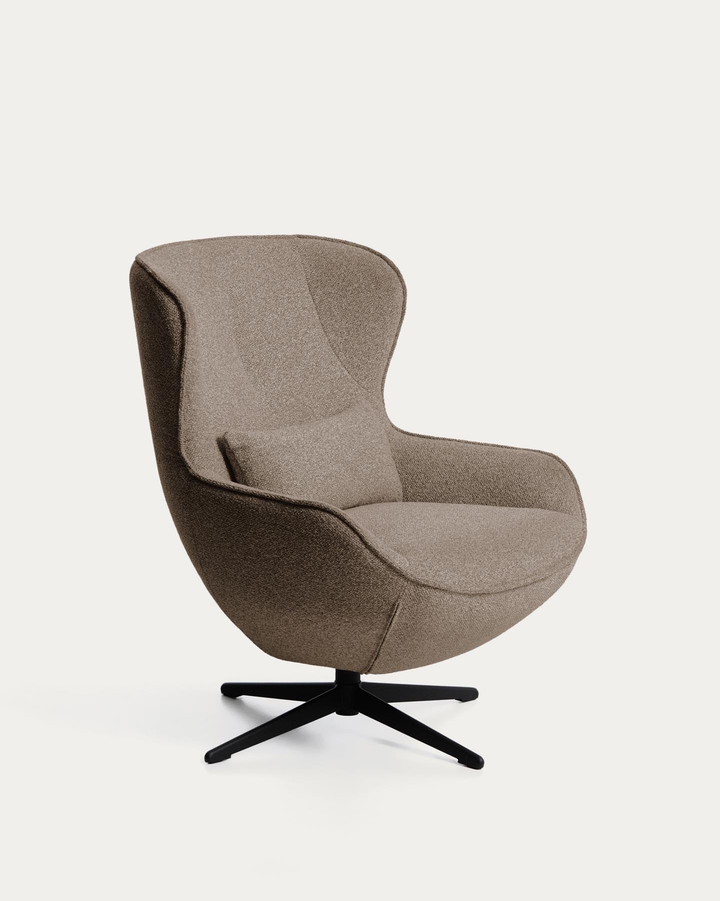 Drehsessel Sorile mit brauner Chenille und schwarz lackiertem Stahl, FSC 100 % in Braun präsentiert im Onlineshop von KAQTU Design AG. Drehsessel ist von Kave Home