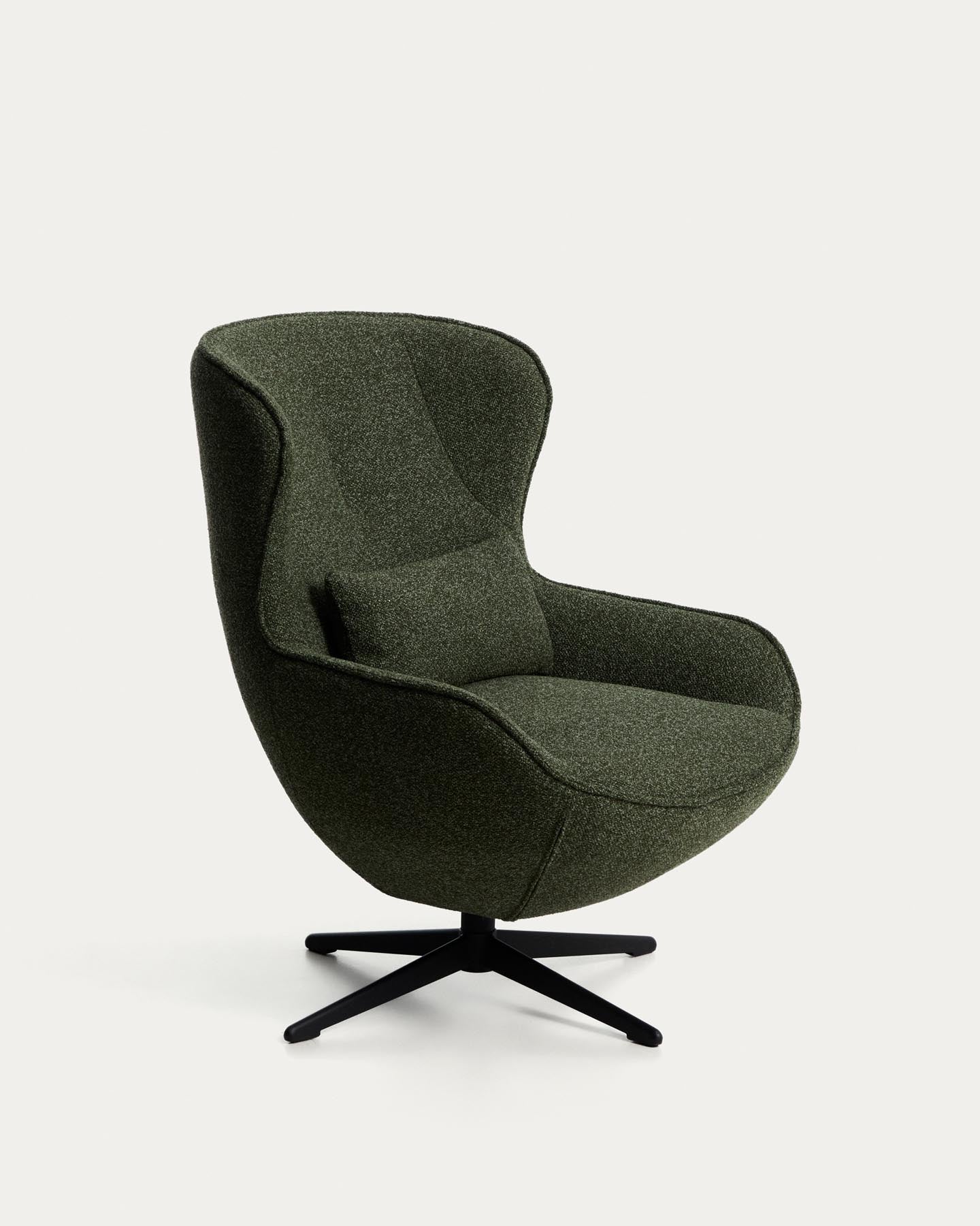 Drehsessel Sorile mit dunkelgrüner Chenille und schwarz lackiertem Stahl, FSC 100 % in Dunkelgrün präsentiert im Onlineshop von KAQTU Design AG. Drehsessel ist von Kave Home