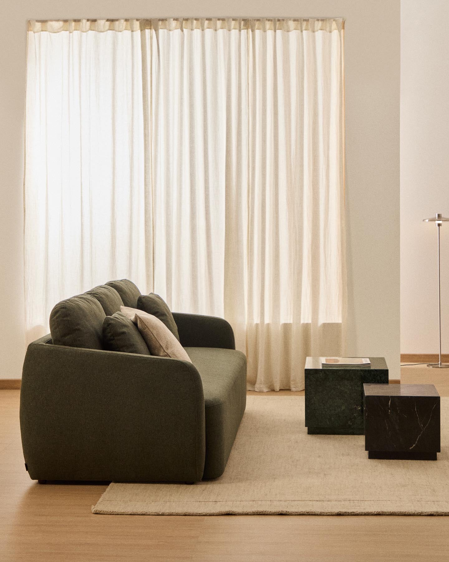 3-Sitzer-Bettsofa Laira in dunkelgrüner Chenille, 218 cm, FSC Mix Credit in Dunkelgrün präsentiert im Onlineshop von KAQTU Design AG. Bettsofa ist von Kave Home