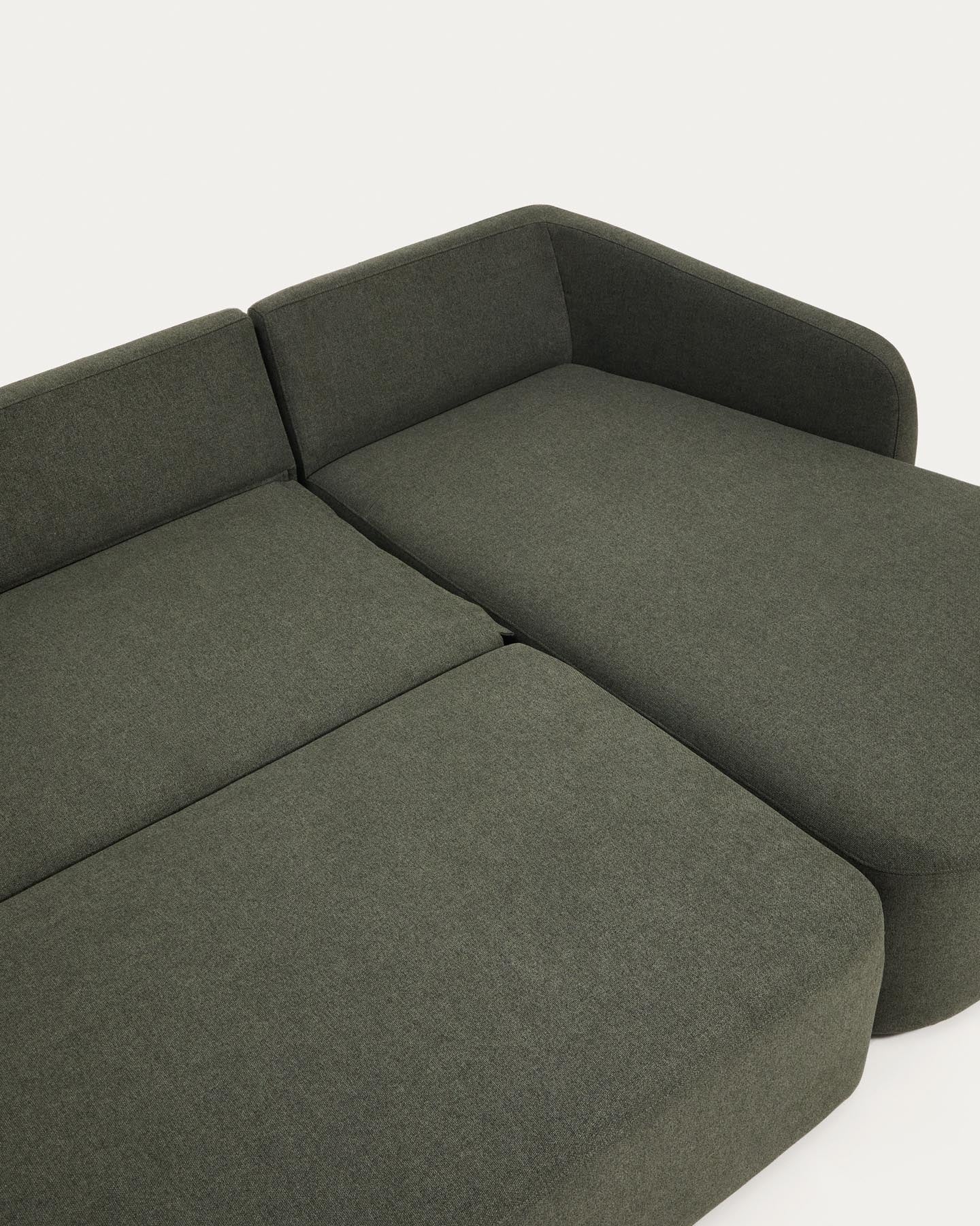 3-Sitzer-Bettsofa Laira in dunkelgrüner Chenille und Chaiselongue rechts, 246 cm, FSC Mix Credit in Dunkelgrün präsentiert im Onlineshop von KAQTU Design AG. Bettsofa ist von Kave Home