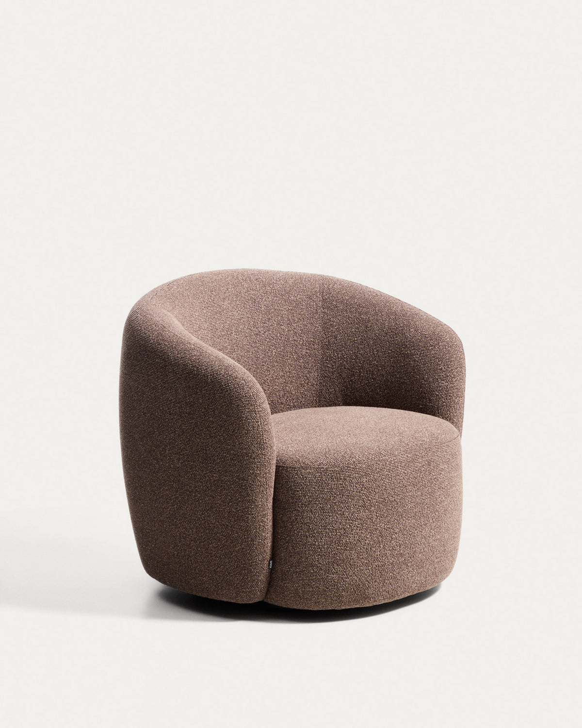 Drehsessel Odenia mit braunem Micro-Bouclé in Dunkelbraun präsentiert im Onlineshop von KAQTU Design AG. Drehsessel ist von Kave Home