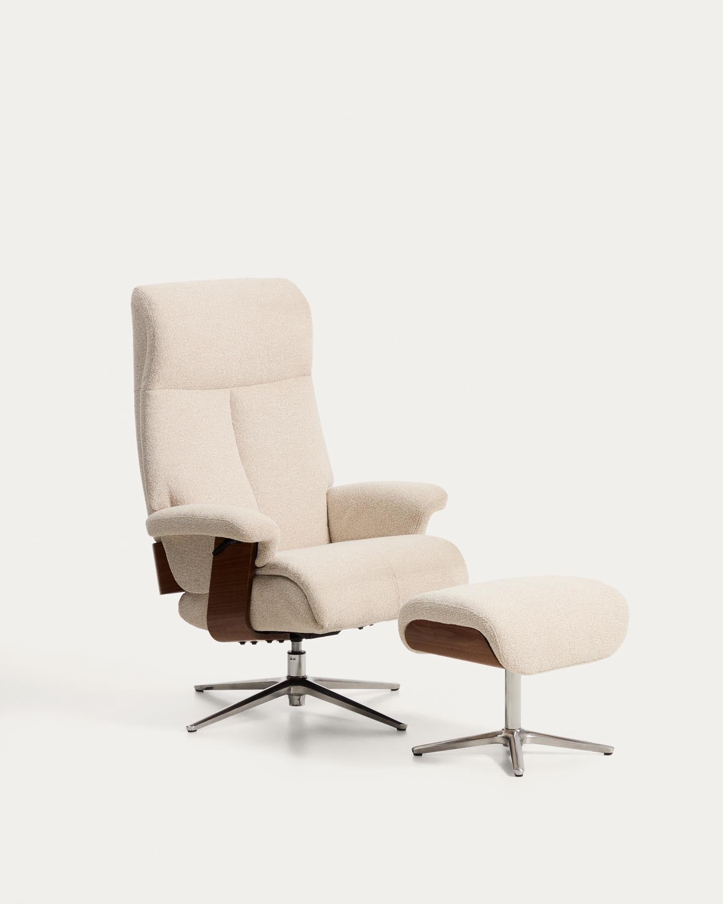 Verstellbarer Drehsessel Toriel mit Fussablage in beigem Microbouclé und mit Beinen aus Aluminium, FSC Mix Credit in Beige präsentiert im Onlineshop von KAQTU Design AG. Drehsessel ist von Kave Home