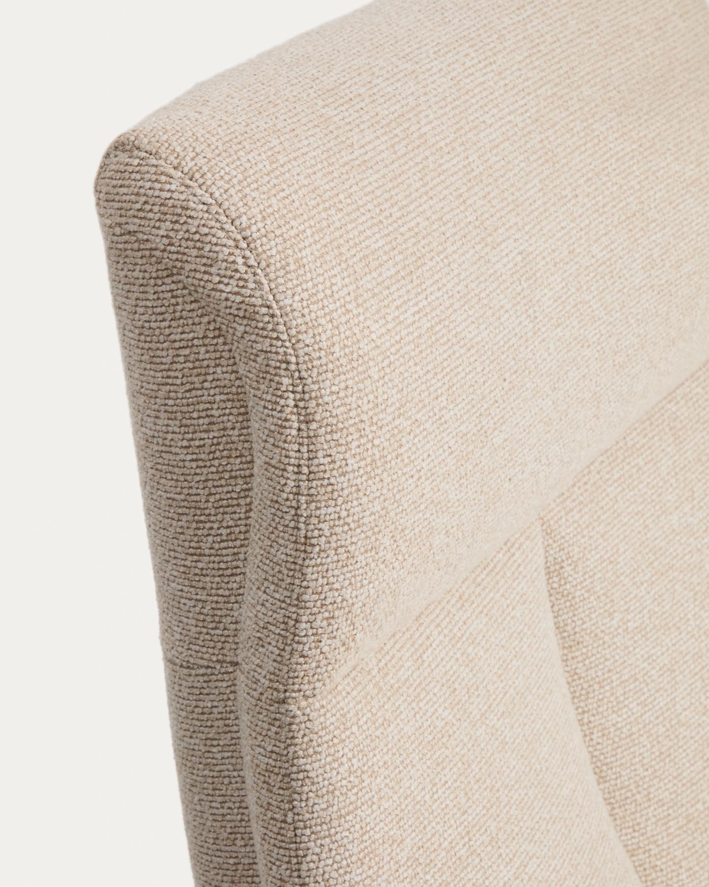 Verstellbarer Drehsessel Toriel mit Fussablage in beigem Microbouclé und mit Beinen aus Aluminium mit schwarzem Finish, FSC Mix Credit in Beige präsentiert im Onlineshop von KAQTU Design AG. Drehsessel ist von Kave Home