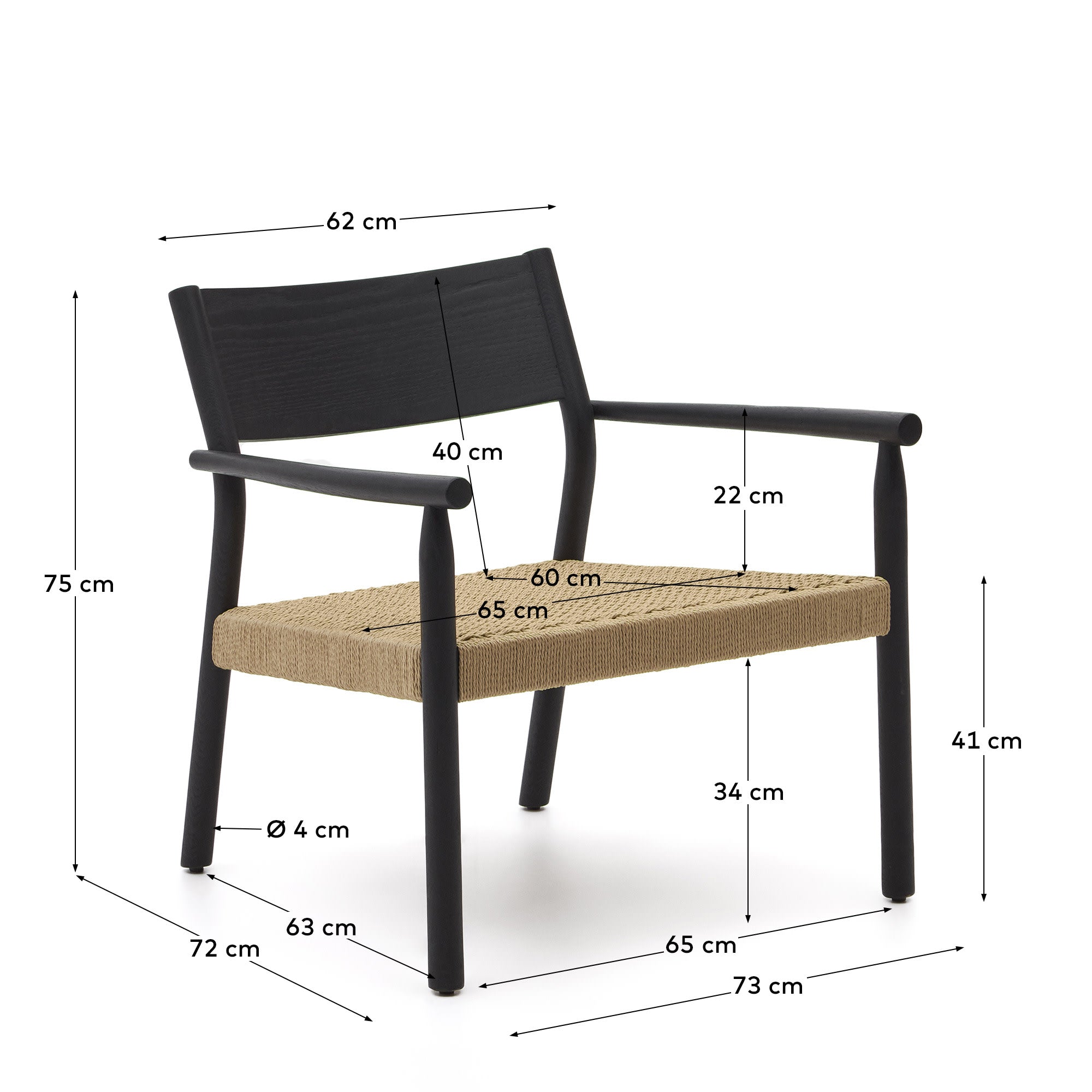 Eleganter Sessel aus Eichenholz mit edlem Nussholz-Finish und handgeflochtenem Papierseilsitz, FSC-zertifiziert.