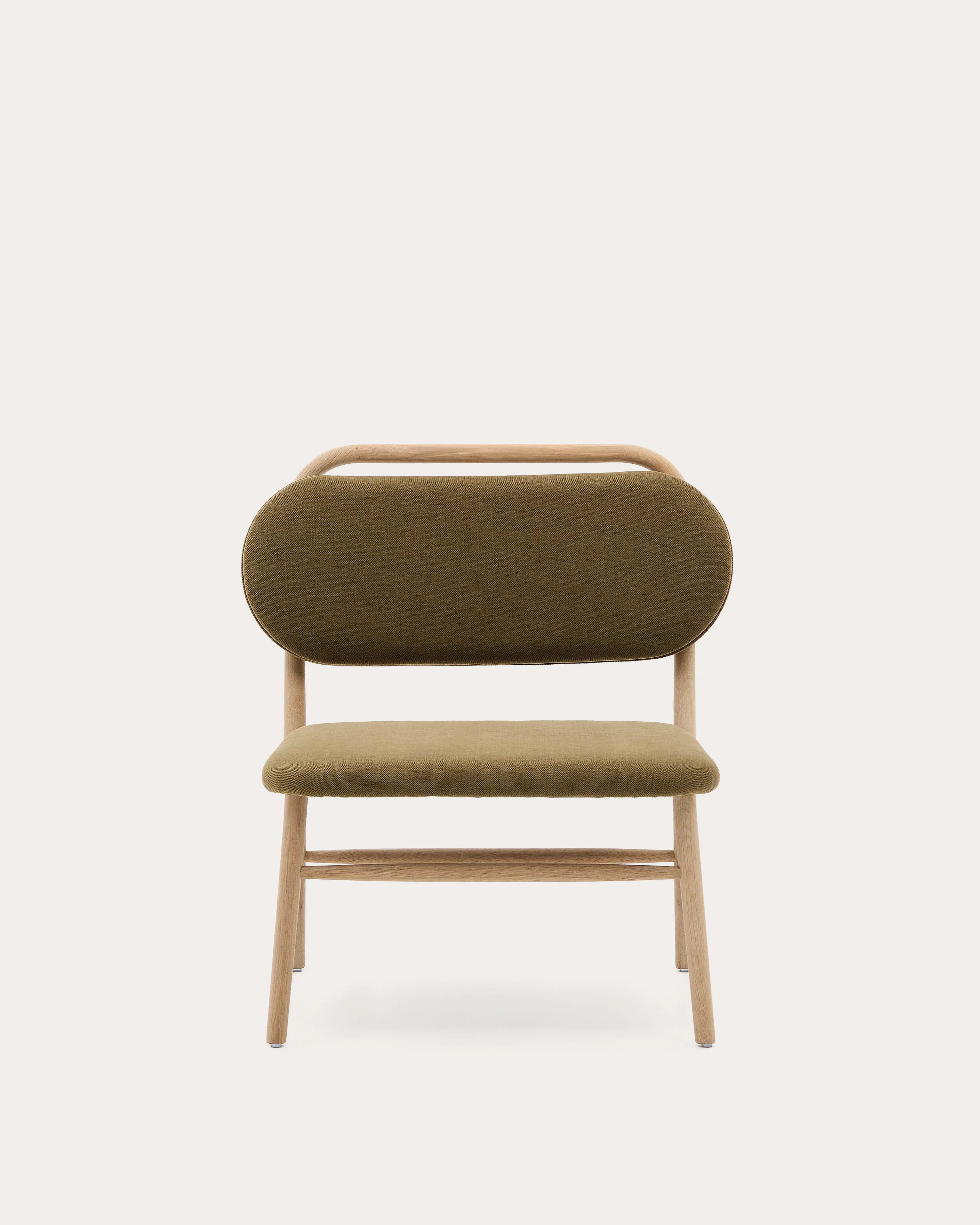 Eleganter Sessel aus grünem Chenille und Eichenholz, vereint Komfort, Stil und Nachhaltigkeit mit FSC-zertifiziertem Holz.